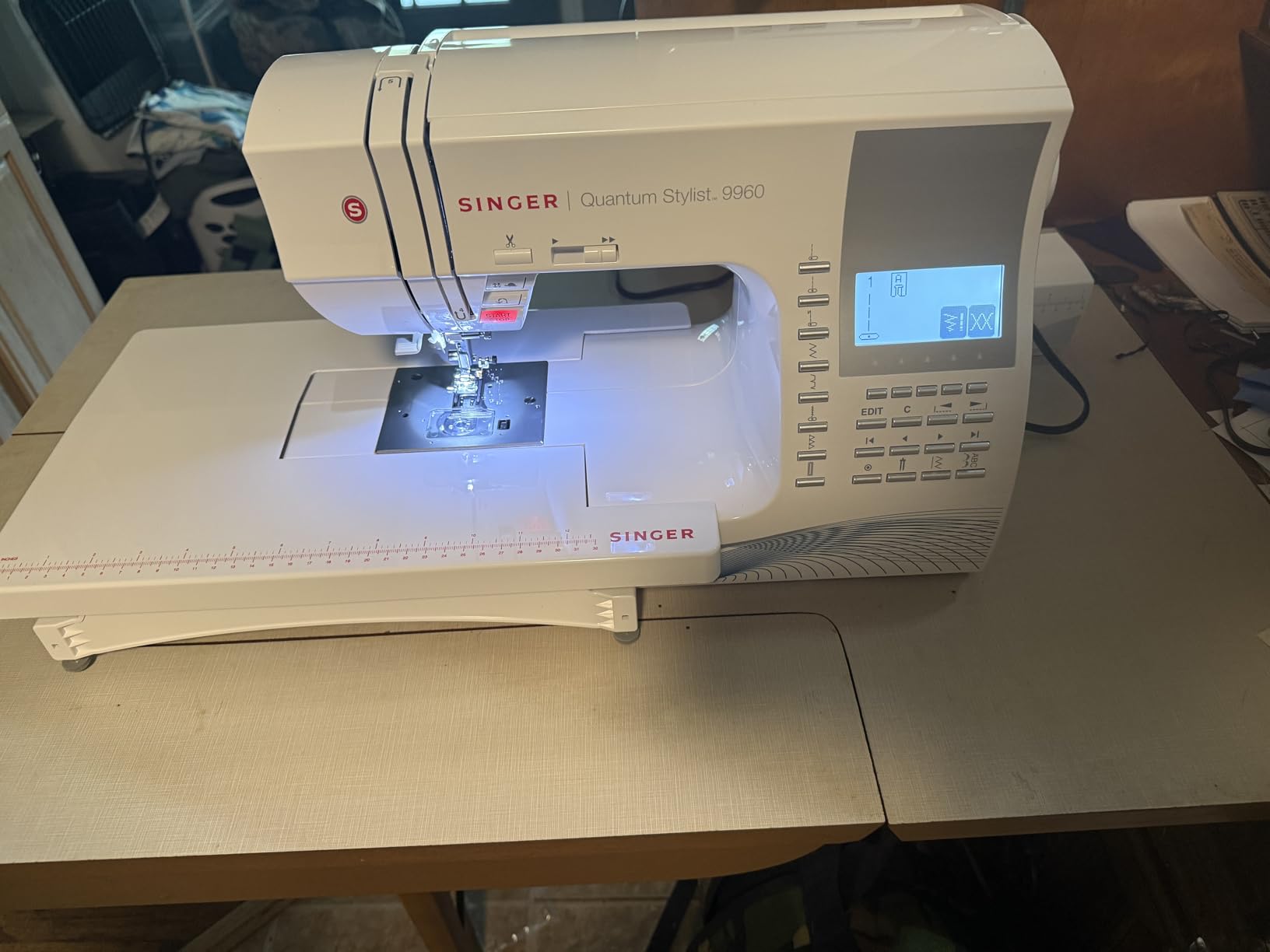 SINGER Quantum Stylist 9960 Computerized Sewing & Quilting Machine with Extension Table, Hard Case & Accessories | 600 Stitches, Lettering, LED Light, 1-Step Buttonhole & High-End Touch Controls - Customer Photo 3