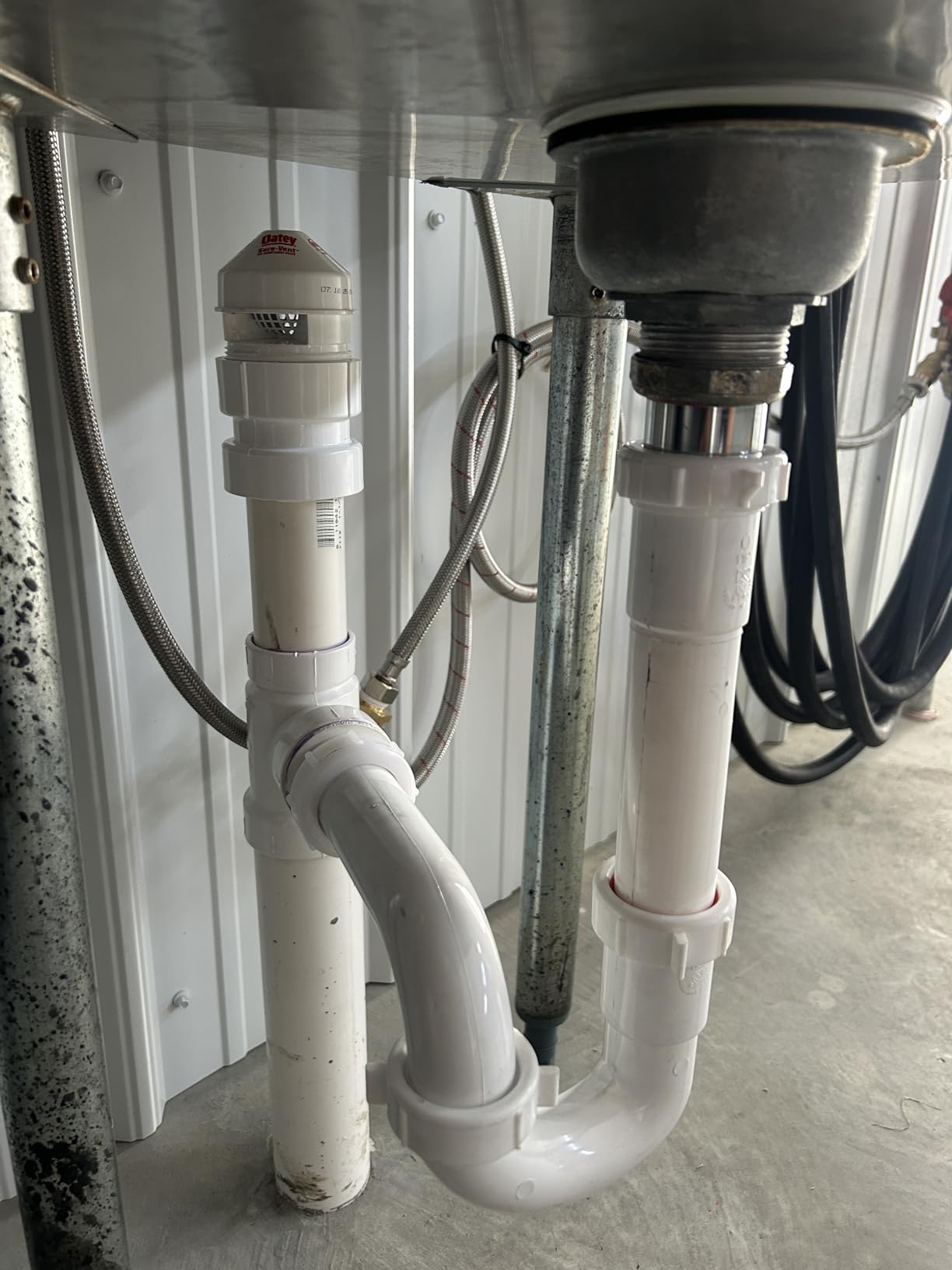 Oatey Sure-Vent 1-1/2 in.–2 in. 160 Branch, 24 Stack DFU Air Admittance Valve with White PVC Sch. 40 Adapter Customer Review Oatey Sure-Vent 1-1/2 in.–2 in. 160 Branch, 24 Stack DFU Air Admittance Valve with White PVC Sch. 40 Adapter - Customer Photo 2