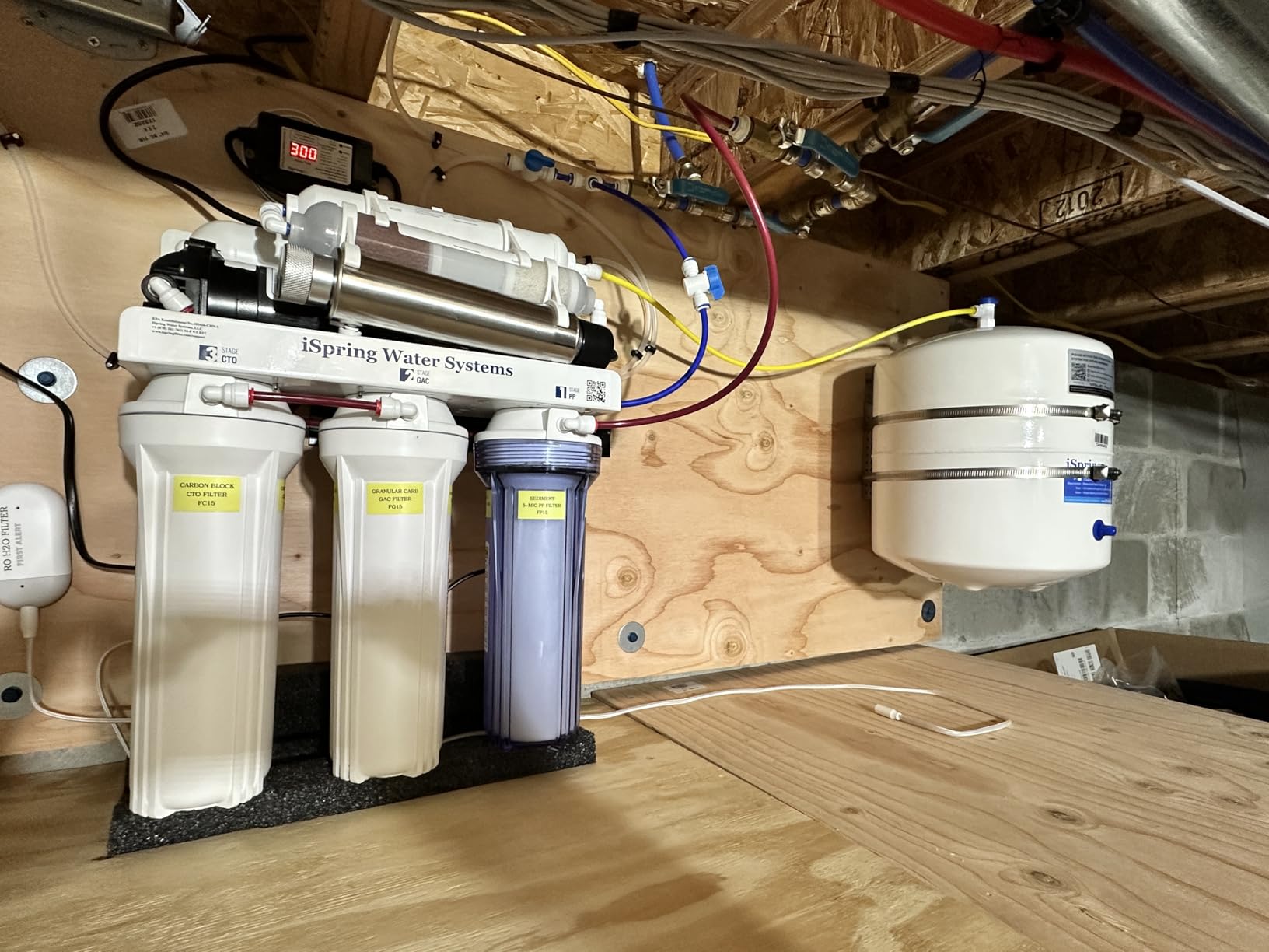 iSpring RCC1UP-AK, 100 GPD 7-Stage Reverse Osmosis Under Sink Water Filtration System with Boost Pump, Alkaline Remineralization and UV Filter, Patented Top-Mounted Faucet Design for Easy Installation - Customer Photo 2