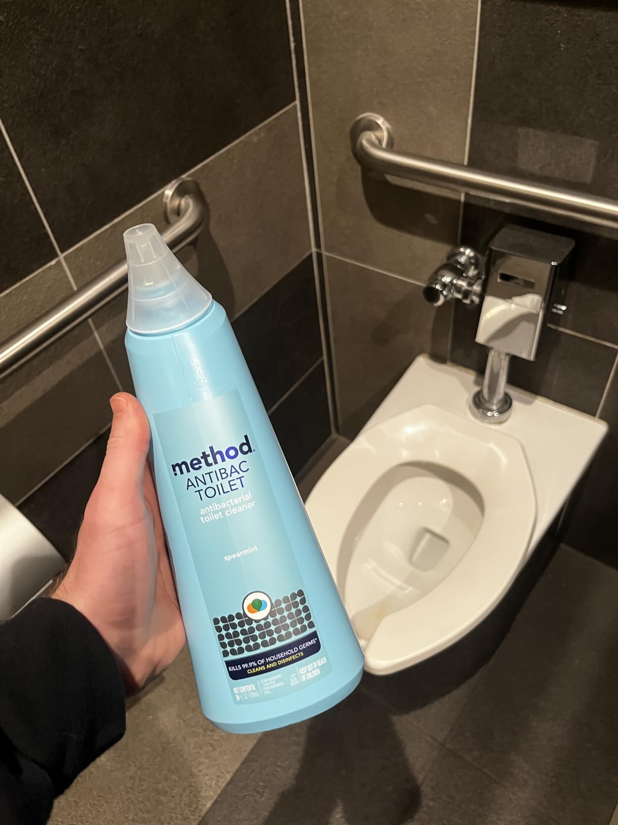 Method Antibacterial Toilet Bowl Cleaner, Spearmint, Kills 99.9% of Household Germs, 24 Fl Oz Customer Review Method Antibacterial Toilet Bowl Cleaner, Spearmint, Kills 99.9% of Household Germs, 24 Fl Oz - Customer Photo 1