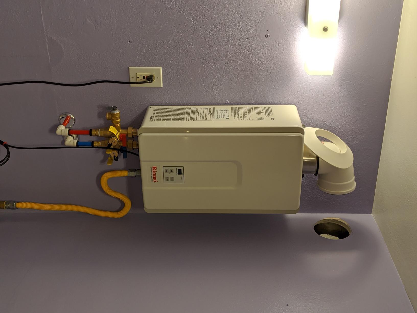 Rinnai V75IN Tankless Hot Water Heater, 7.5 GPM, Natural Gas, Indoor Installation - Customer Photo 1