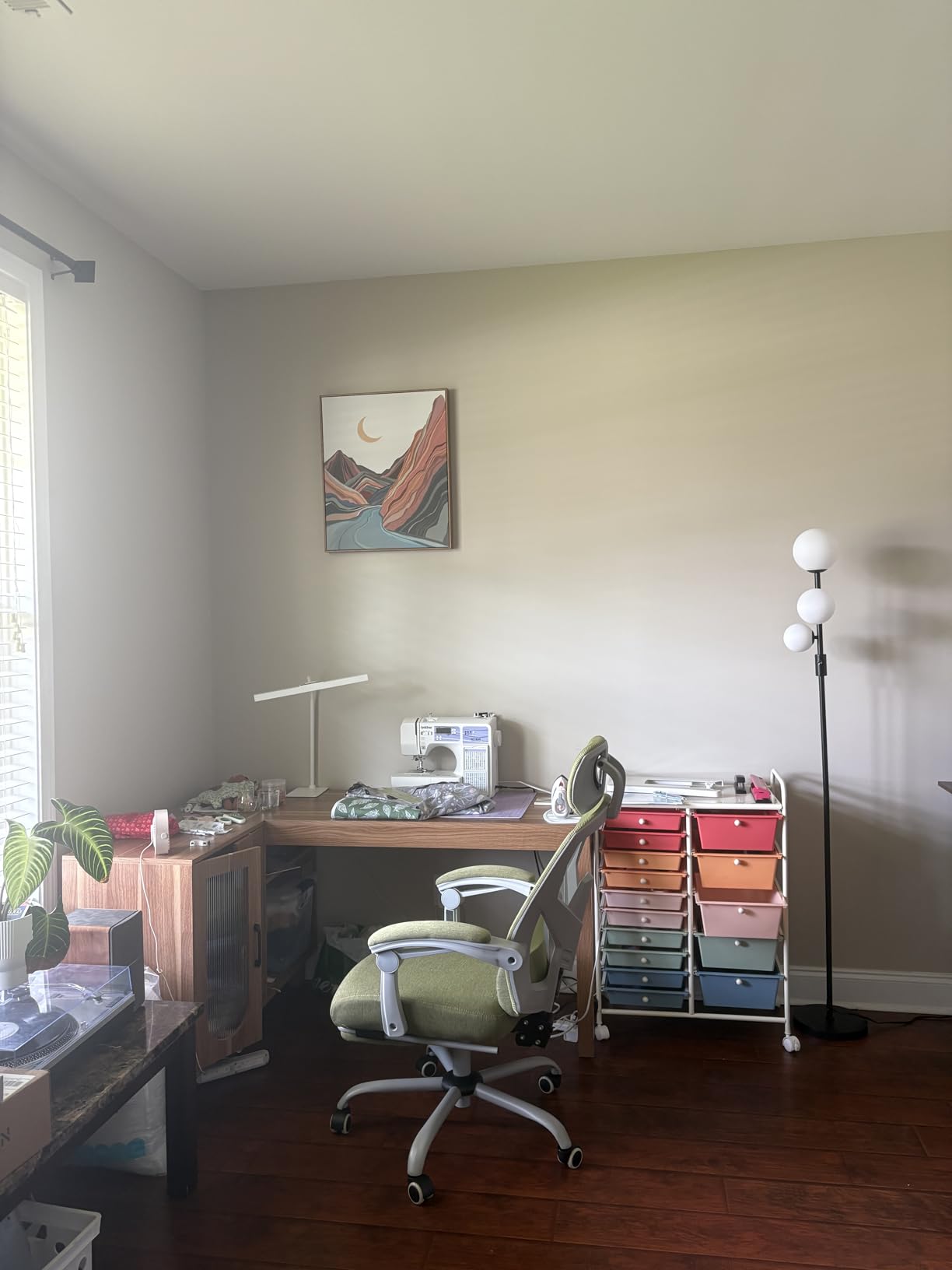 Brother HC1850 Sewing and Quilting Machine, 185 Built-in Stitches, LCD Display, 8 Included Feet - Customer Photo 3