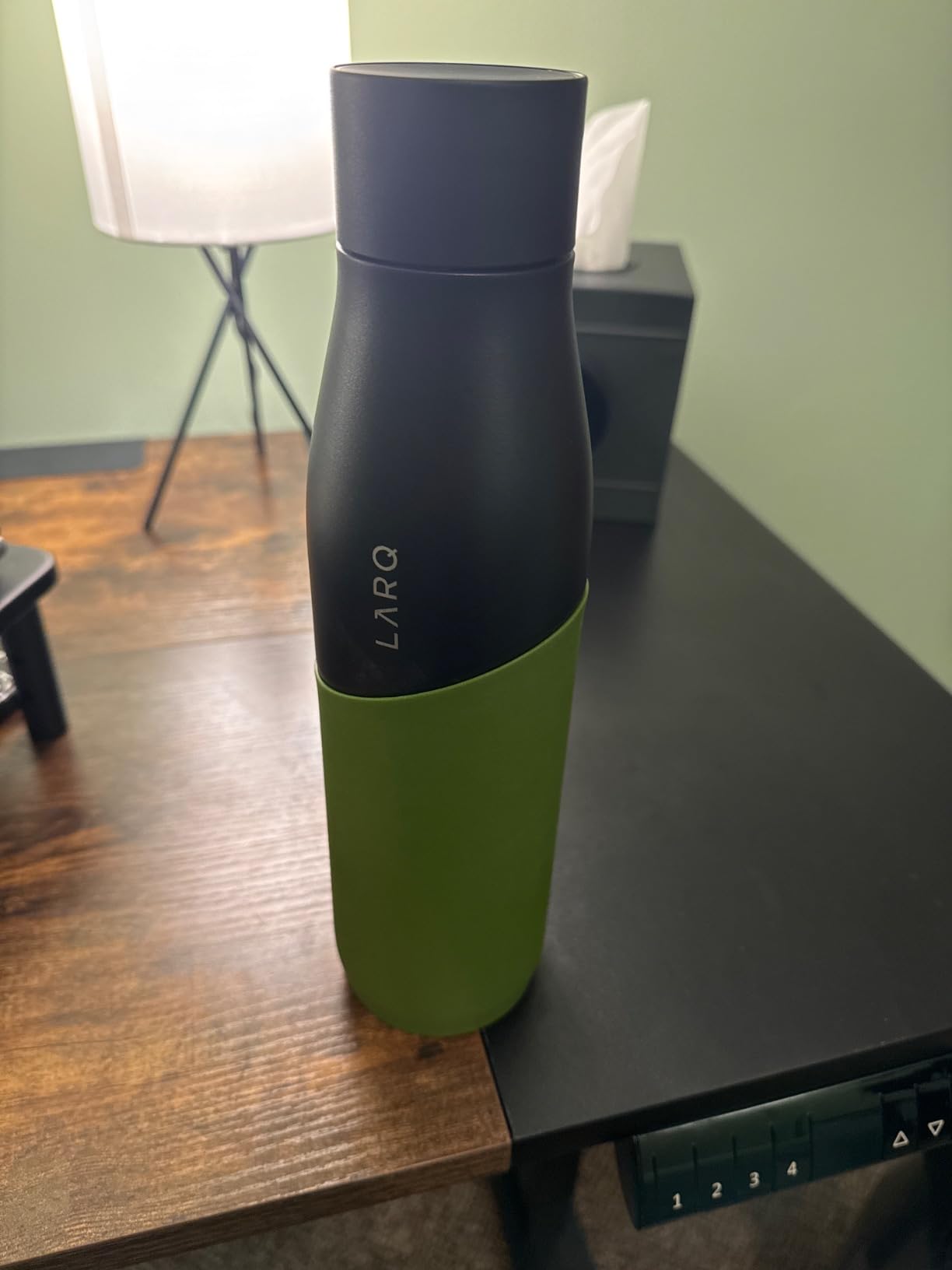 LARQ Bottle Movement PureVis 32 oz- Lightweight Self-Cleaning and Non-Insulated Stainless Steel Water Bottle with UV Water Purifier | Reusable & Travel Friendly, 1-Year Warranty, Black/Onyx - Customer Photo 1