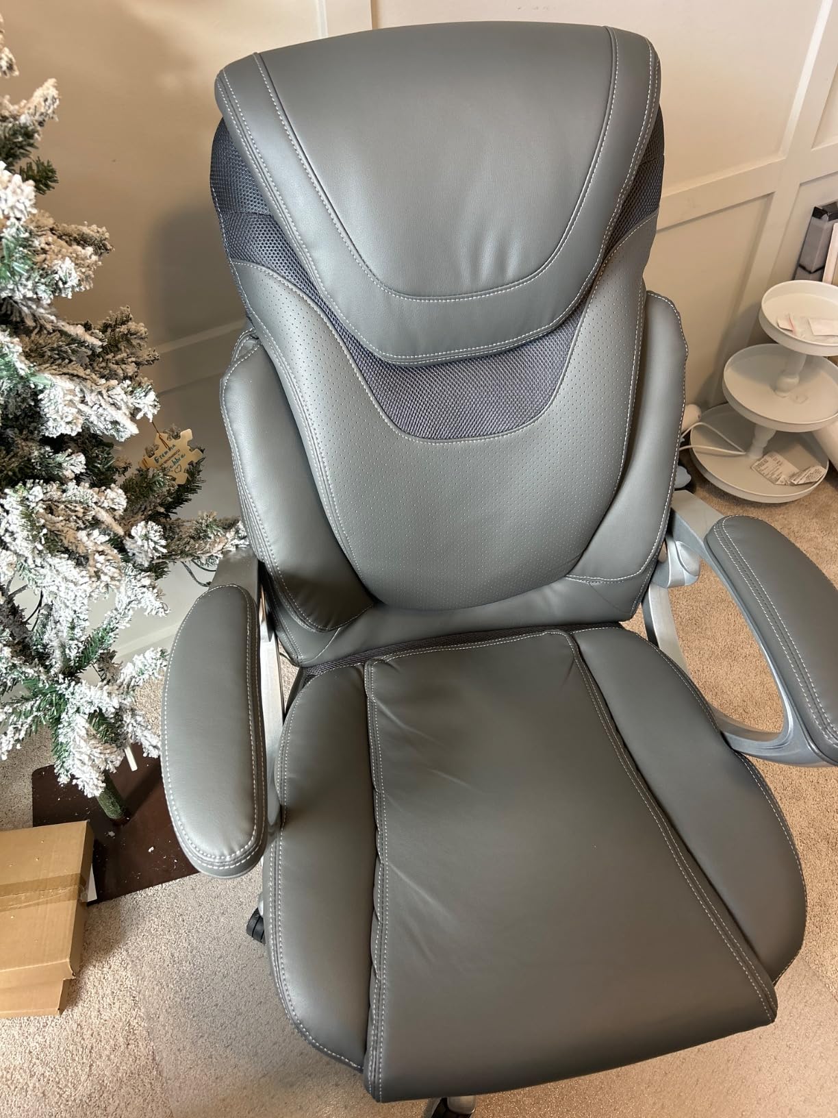 Serta Bryce Executive Office Chair - Ergonomic Computer Desk Chair with Patented AIR Lumbar Technology - Adjustable Height - Memory Foam Body Pillows - 360 Degree Swivel Rolling Base - Bonded Leather - Gray customer photo 1