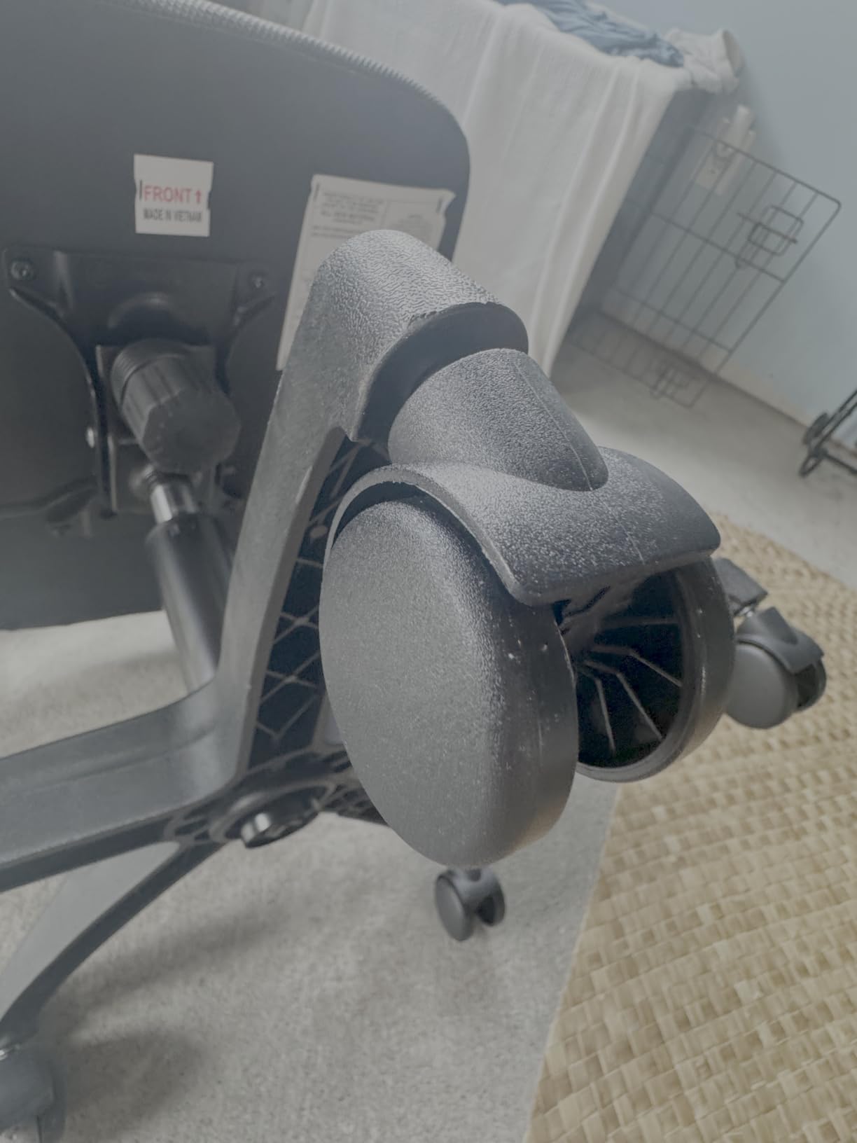 BestOffice | Ergonomic Office Chair | Mid-Back Swivel Desk Chair | Breathable Backrest & Lumbar Support | Adjustable Height | Sponge Seat | Rolling Wheels | Black | for Adults & Women - Customer Photo 1