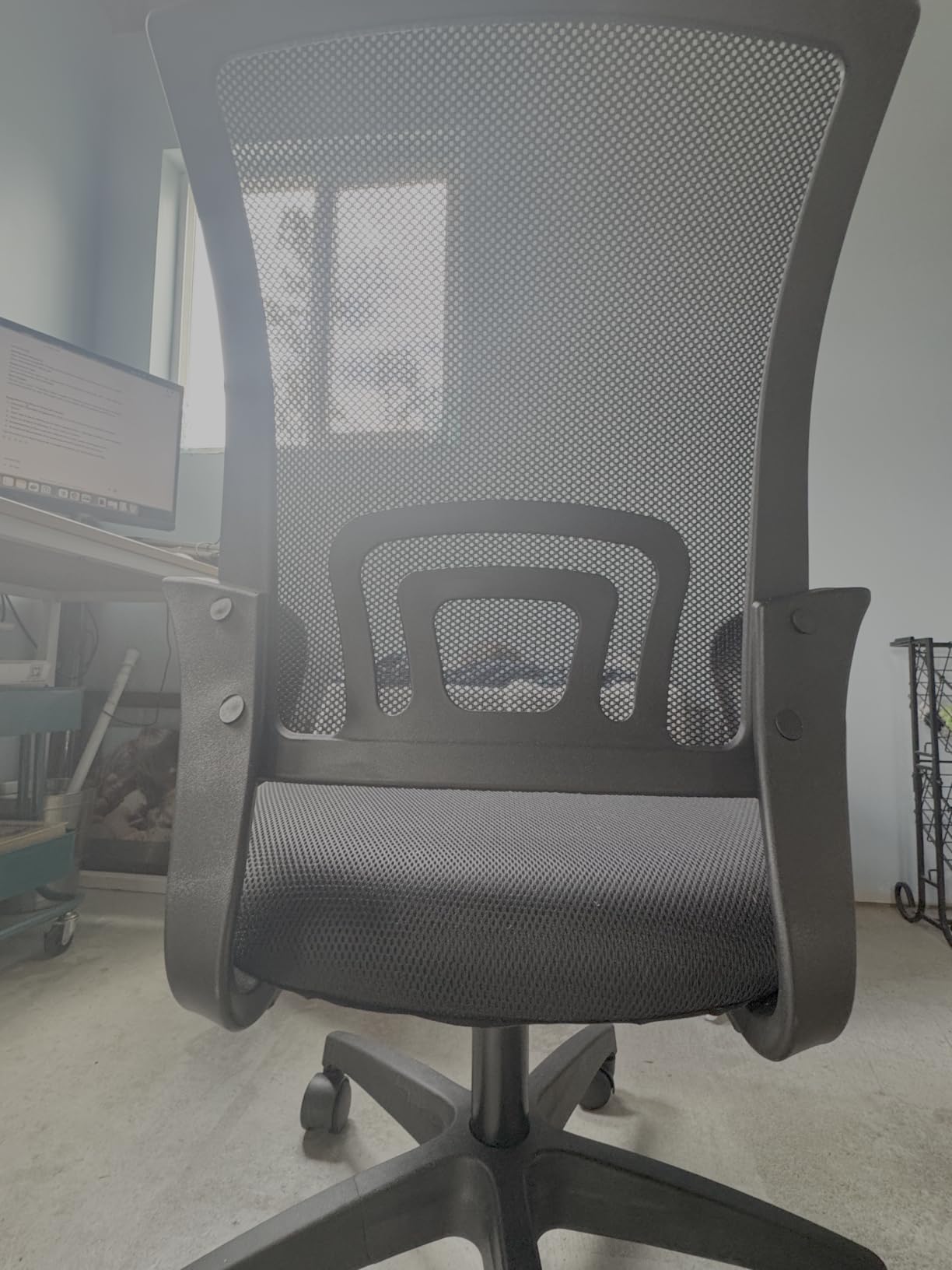BestOffice | Ergonomic Office Chair | Mid-Back Swivel Desk Chair | Breathable Backrest & Lumbar Support | Adjustable Height | Sponge Seat | Rolling Wheels | Black | for Adults & Women - Customer Photo 4