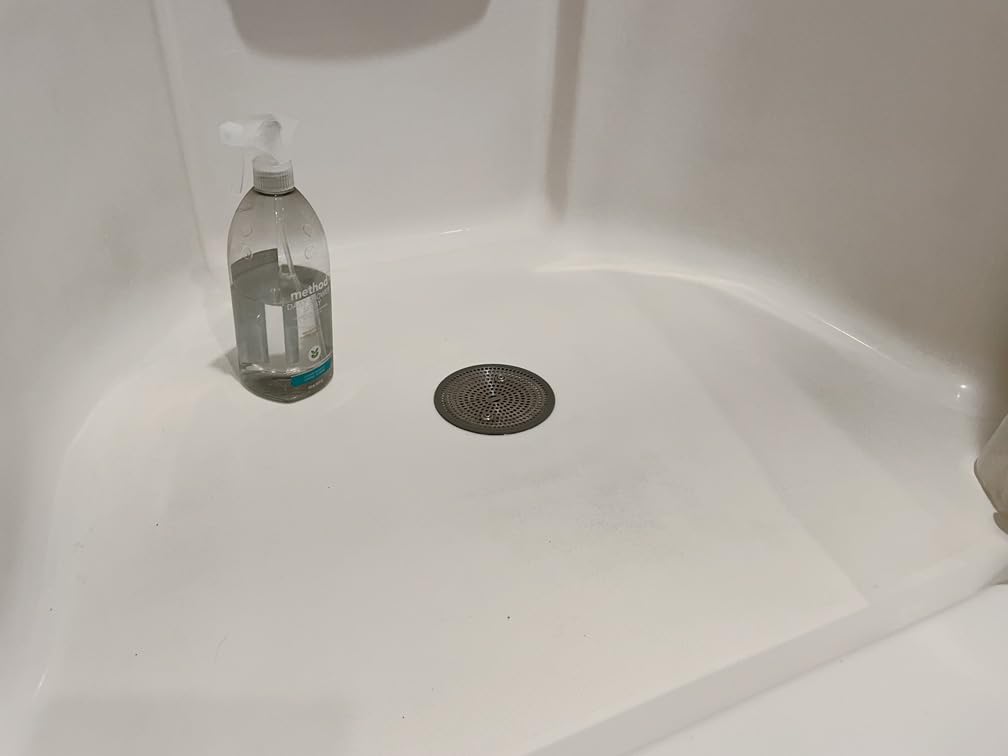 Method Daily Shower Spray Cleaner, Eucalyptus Mint, For Showers, Tile, Fixtures, Glass and Tubs, fl 28 oz (Pack of 1) Customer Review Method Daily Shower Spray Cleaner, Eucalyptus Mint, For Showers, Tile, Fixtures, Glass and Tubs, fl 28 oz (Pack of 1) - Customer Photo 1