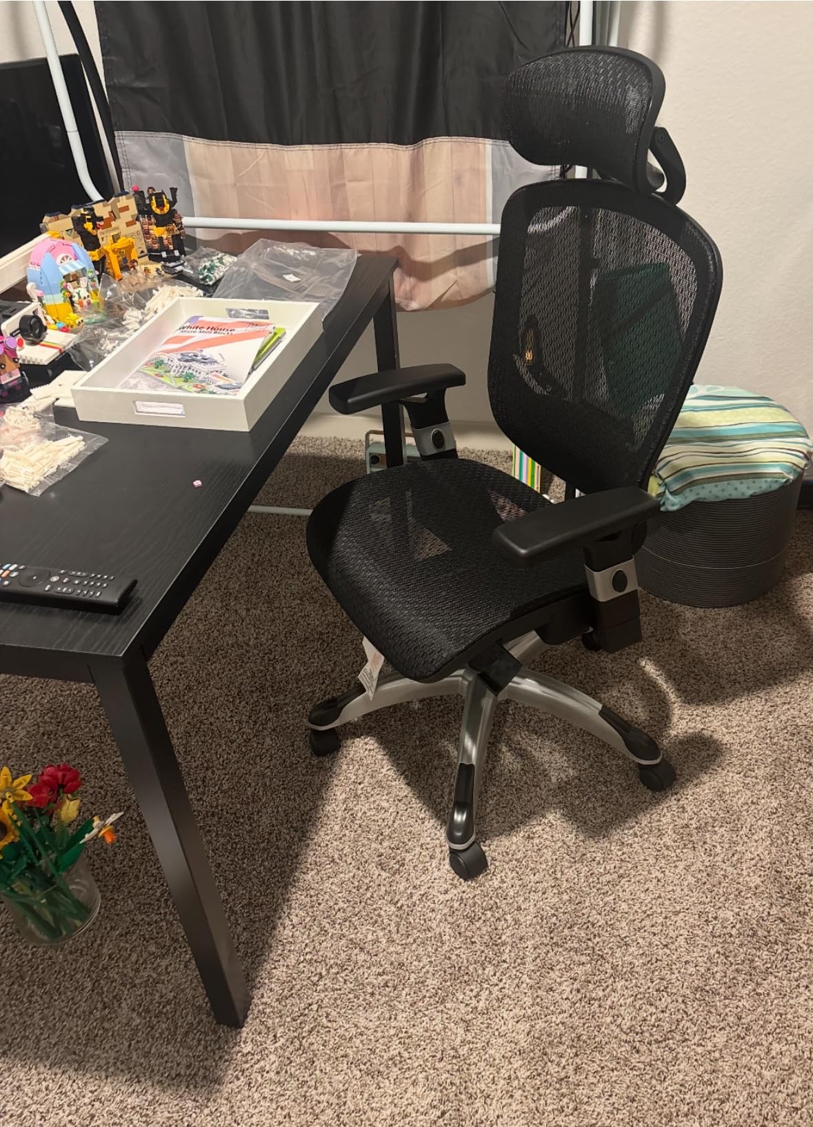 Staples Hyken Ergonomic Swivel Task Chair, Adjustable Office Chair with Breathable Mesh and Lumbar Support, Perfect for Home and Office, Black - Customer Photo 4