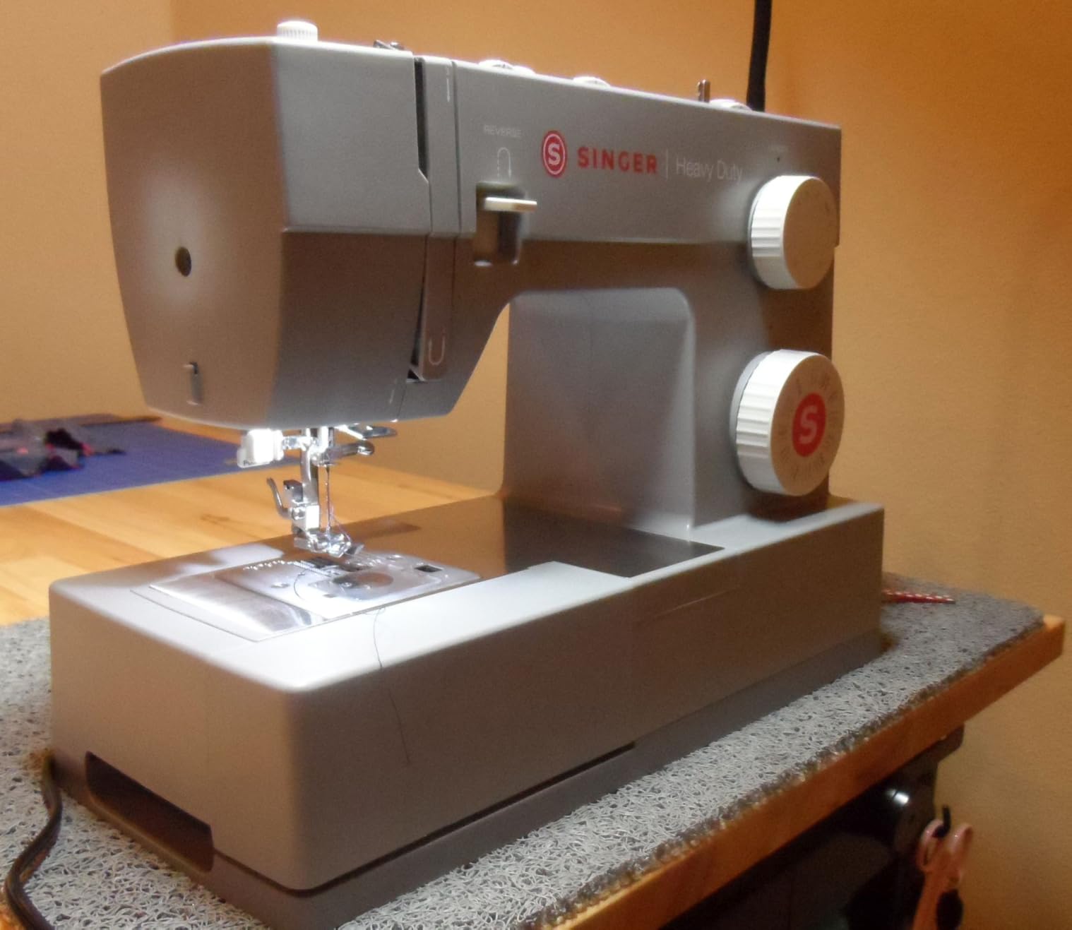 SINGER Heavy Duty 4452 High Speed Sewing Machine With Accessory Kit | Strong Motor with Enhanced Piercing Power, 110 Stitch Applications, Full Metal frame, 1-step Buttonhole & LED Lights - Customer Photo 1