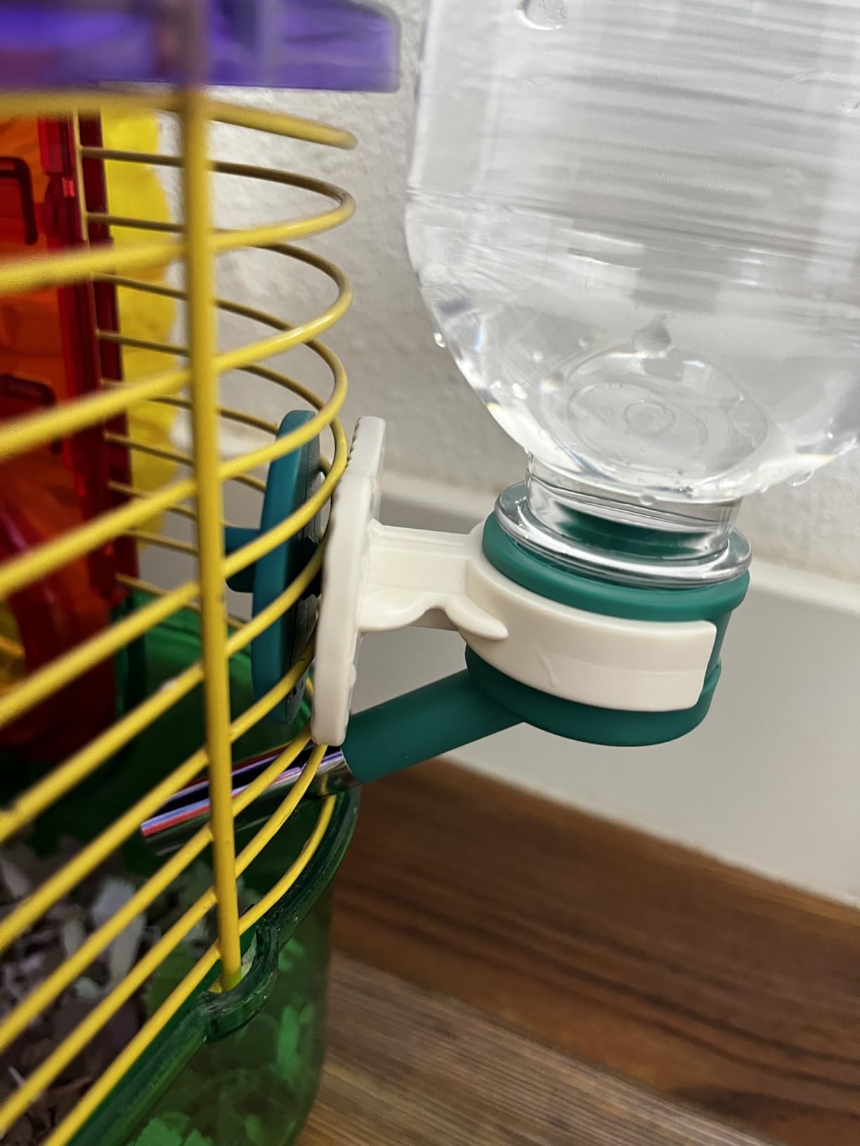 Choco Nose Patented No-Drip Water Bottle/Feeder for Guinea Pigs/Hamsters/Bunnies/Ferrets/Other Small Pets, Critters and Animals -for Cages, Crates or Wall Mount. 10.2 oz. Nozzle 10mm, Pink (C128) - Customer Photo 2