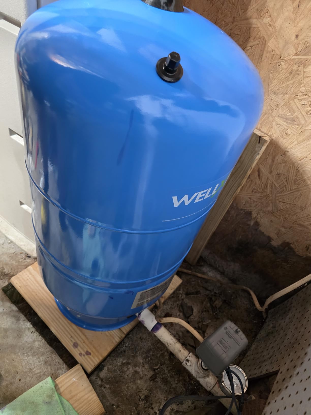 WX 202 Amtrol 20 Gallon Well-X-Trol free standing Water Well PRESSURE TANK 144S29 - Customer Photo 2