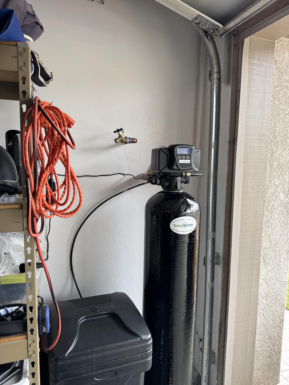 DURAWATER Fleck 5600 SXT Whole House Water Softener 48,000 Grains Ships Loaded with Resin in Tank, Black - Customer Photo 1
