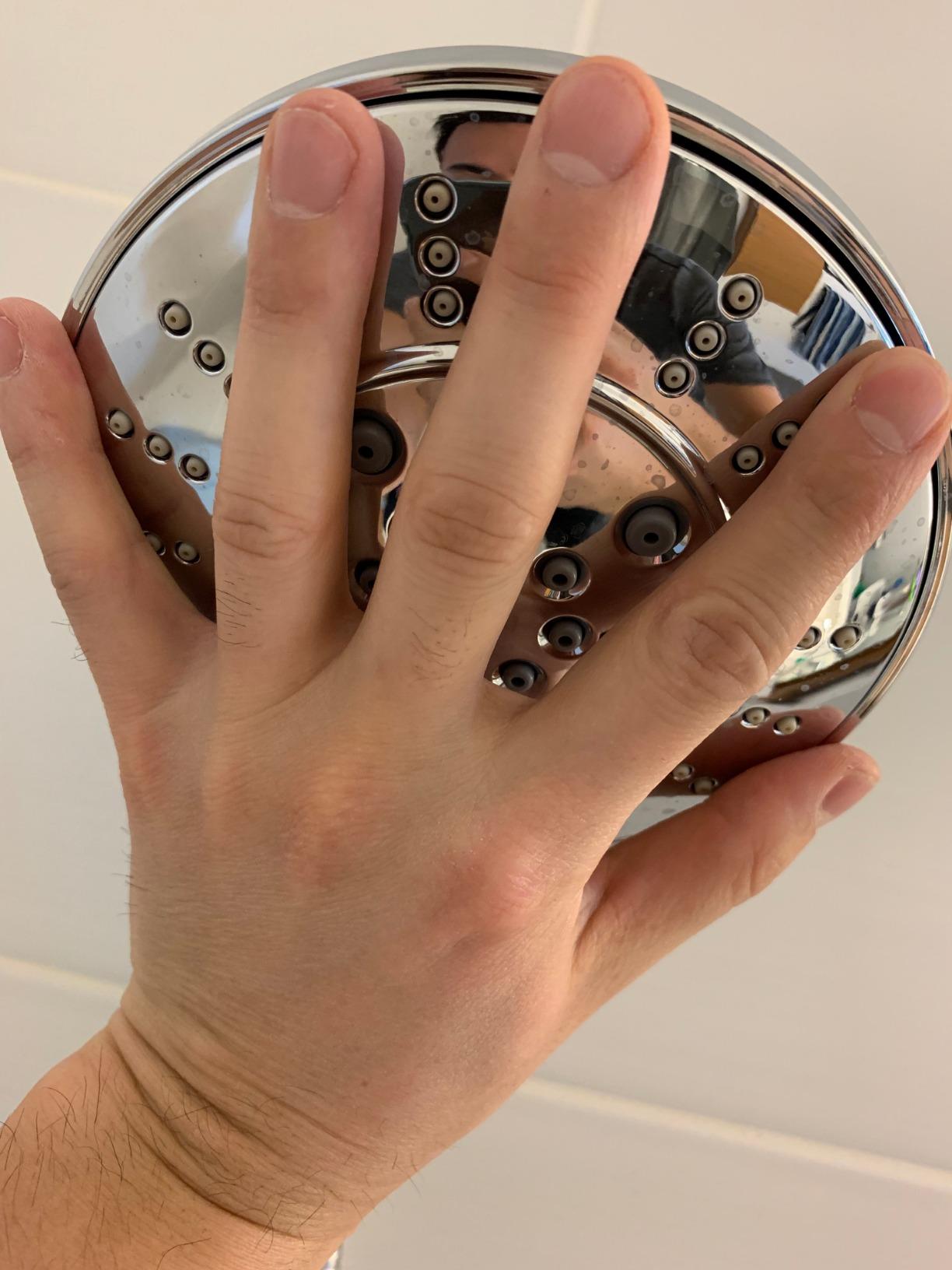 Moen Engage Chrome Magnetix Six-Function 5.5-Inch Wide Handheld Shower Head with Hose and Magnetic Docking System, 26112 Customer Review Moen Engage Chrome Magnetix Six-Function 5.5-Inch Wide Handheld Shower Head with Hose and Magnetic Docking System, 26112 - Customer Photo 2