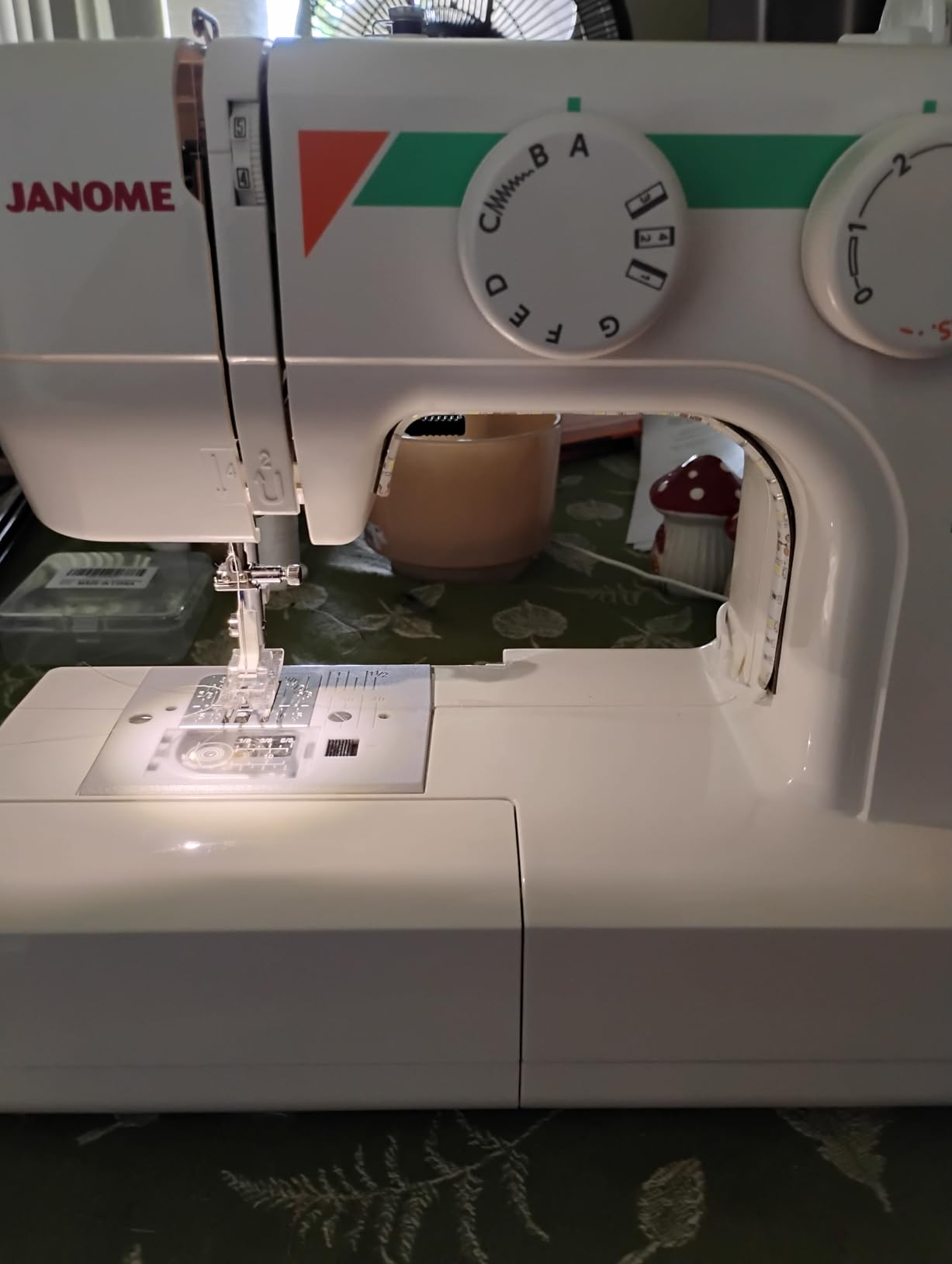 Janome MOD-19 Easy-to-Use Sewing Machine with 19 Stitches, Automatic Needle Threader and 5-Piece Feed Dogs,white - Customer Photo 1