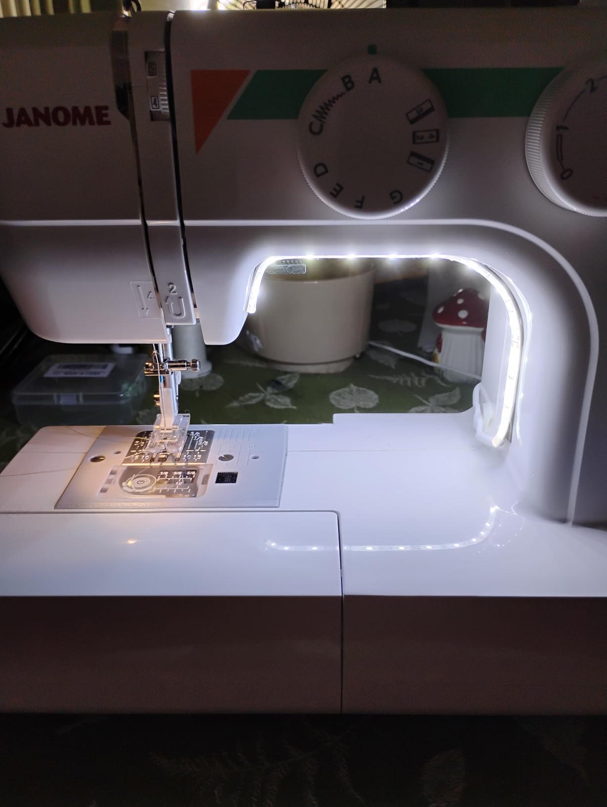 Janome MOD-19 Easy-to-Use Sewing Machine with 19 Stitches, Automatic Needle Threader and 5-Piece Feed Dogs,white - Customer Photo 2