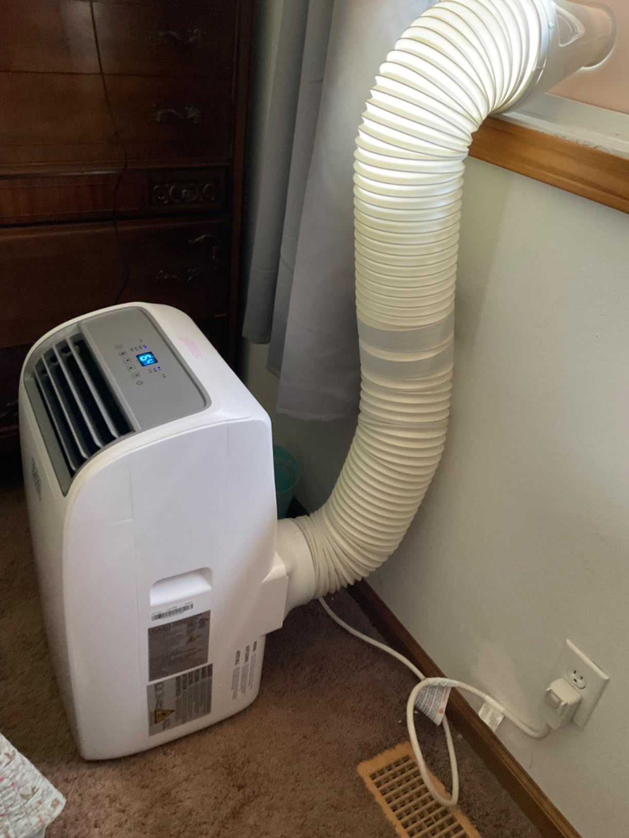 BLACK+DECKER Smart Portable Air Conditioner, 14,000 BTU (10,200 BTU SACC) for Rooms up to 700 Sq. Ft., Smart Portable AC with Follow Me Remote and Window Kit, BPACT14WT, White - Customer Photo 2