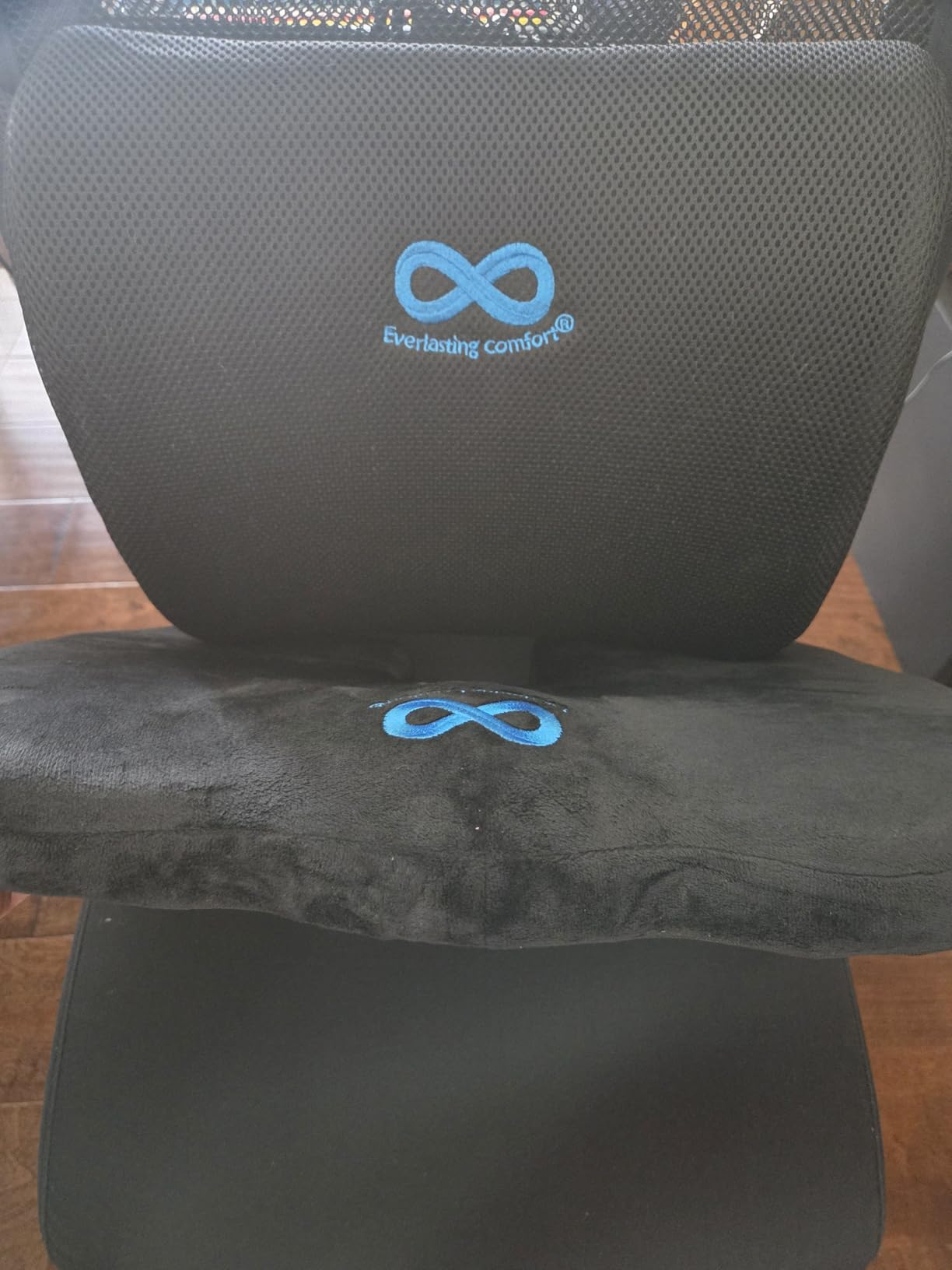 Everlasting Comfort Doctor Recommended Memory Foam Seat Cushion for Office Chairs & Car Seat - Ergonomic Office Desk Accessories for Tailbone Pain Relief, Sciatica & Back Support - Customer Photo 2