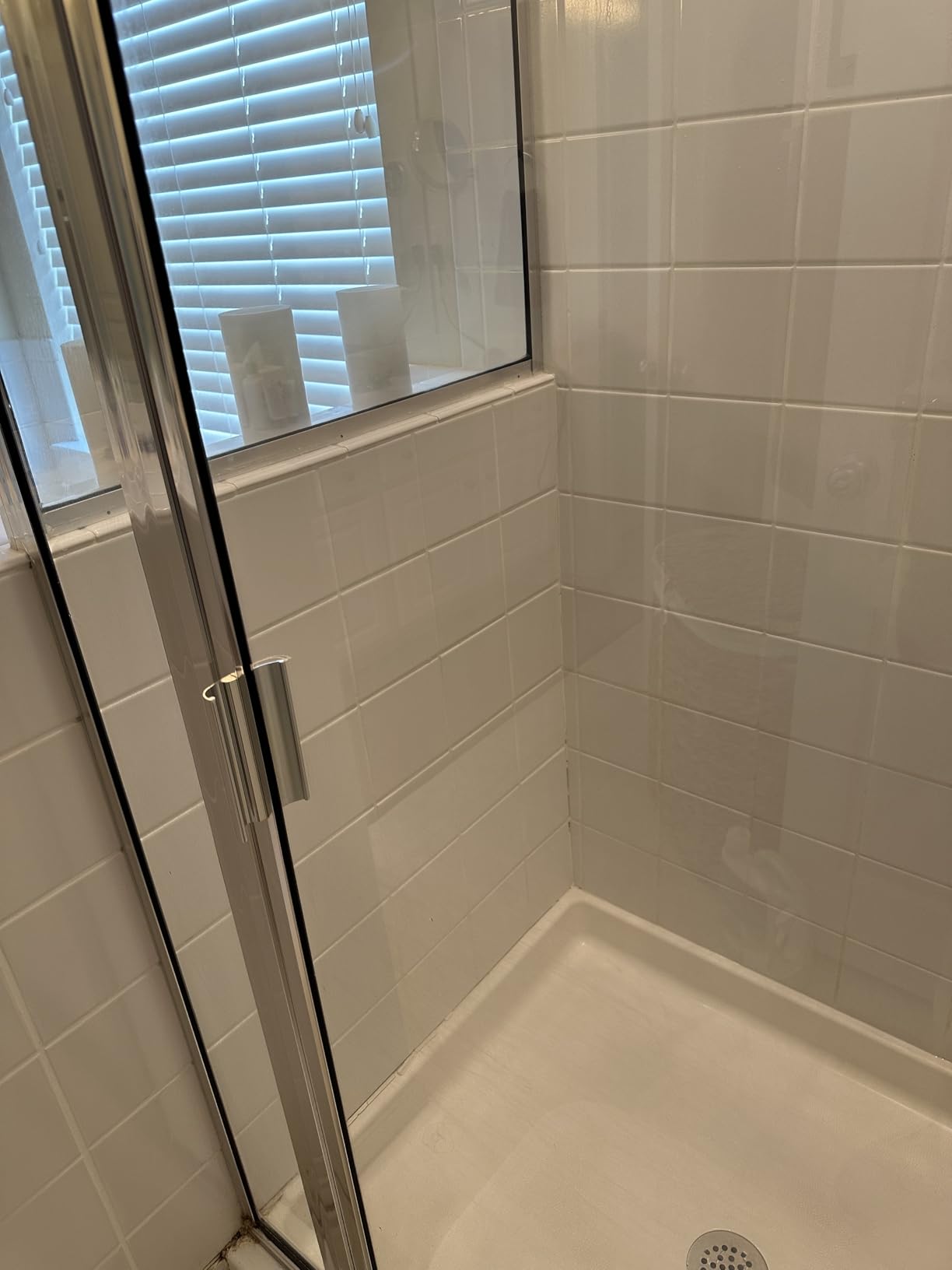 Wet & Forget Shower Cleaner Weekly Application Requires No Scrubbing, Bleach-Free Formula, 64 Ounce (Pack of 1) - Customer Photo 4