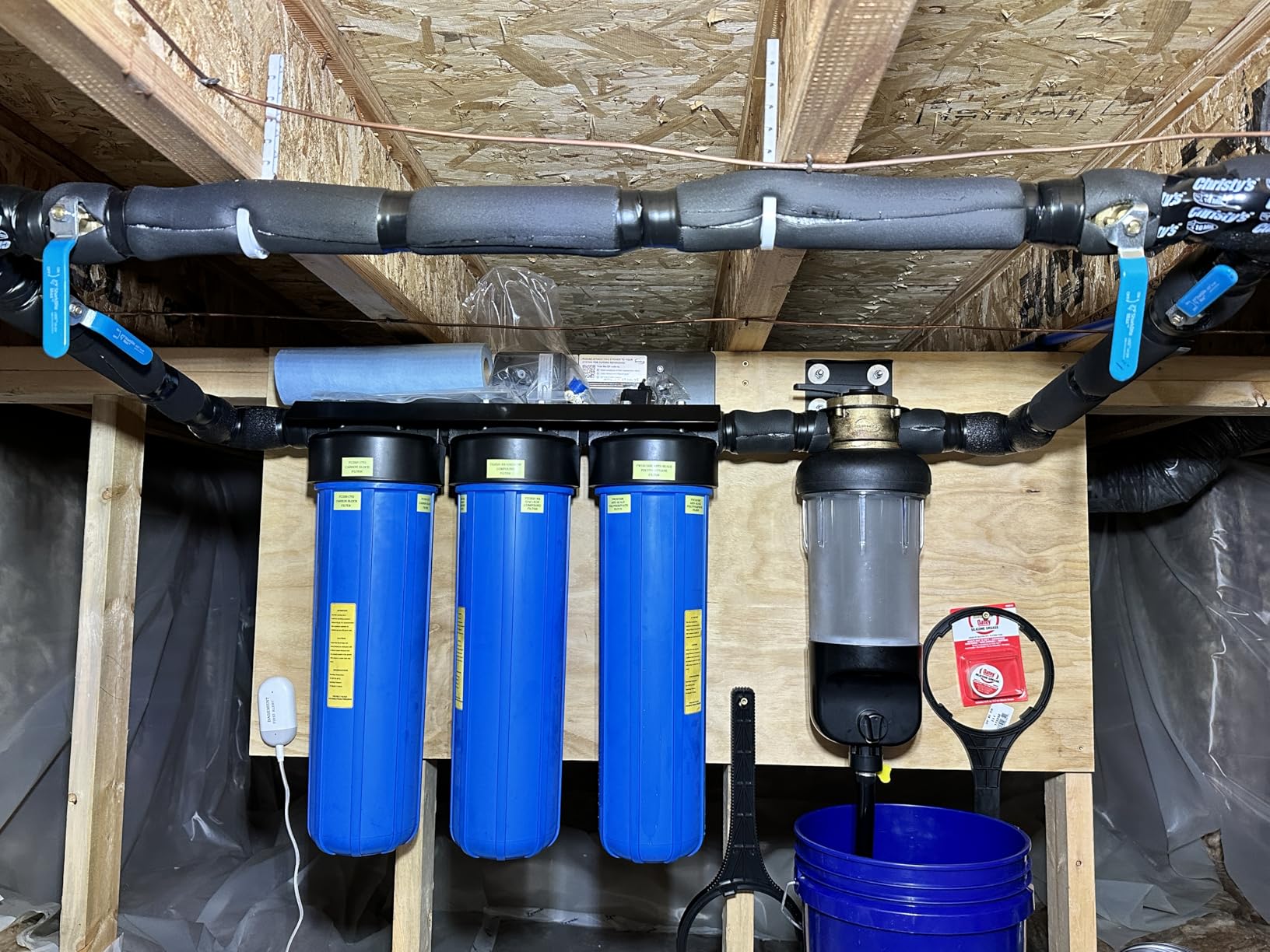 iSpring Whole House Water Filter System, Reduces Iron, Manganese, Chlorine, Sediment, Taste, and Odor, 3-Stage Iron Filter Whole House, Model: WGB32BM - Customer Photo 2