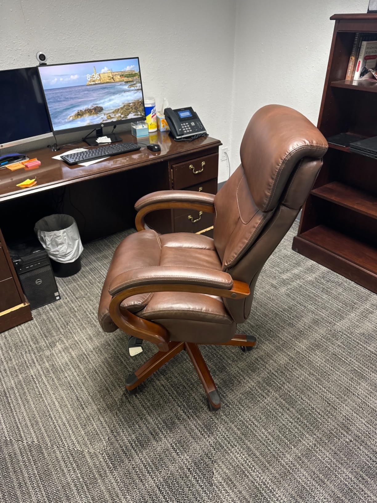 La-Z-Boy 1104593 Bradley Bonded Leather Executive Chair - Customer Photo 1