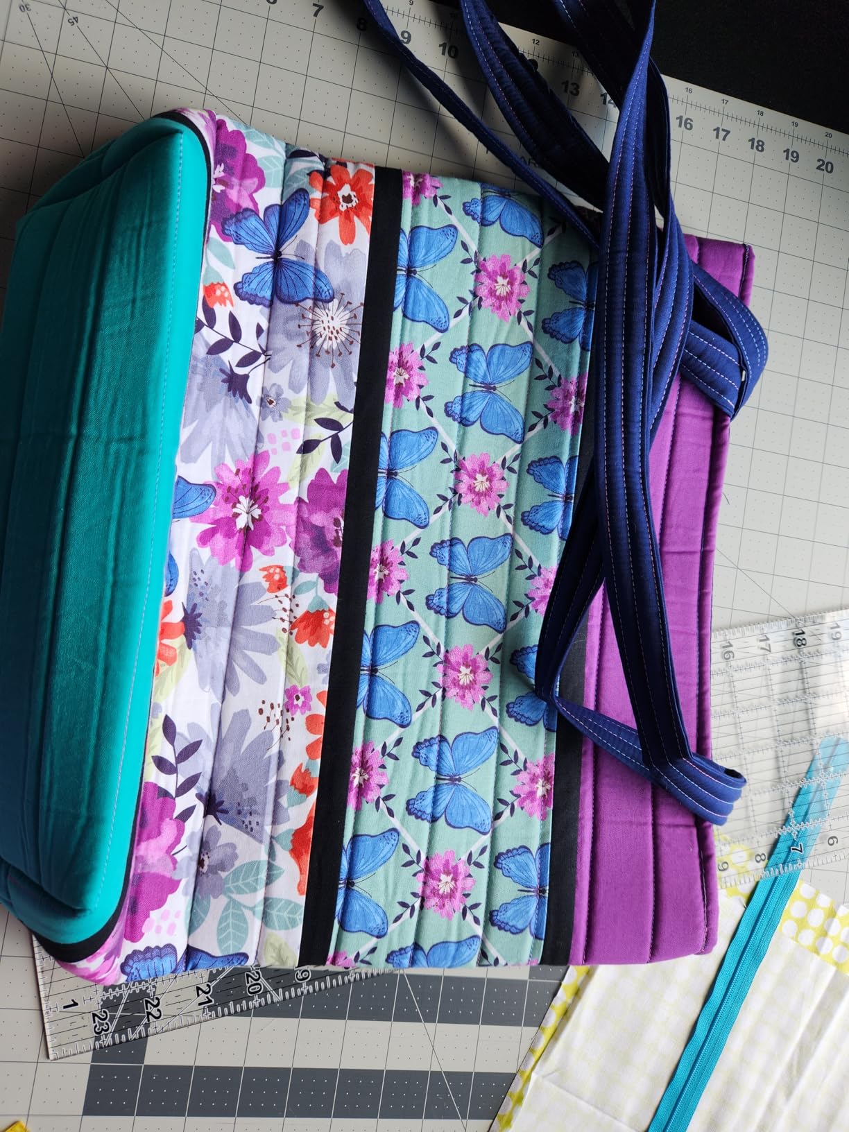 Janome JW8100 Fully-Featured Computerized Sewing Machine with 100 Stitches, 7 Buttonholes, Hard Cover, Extension Table and 22 Accessories - Customer Photo 4