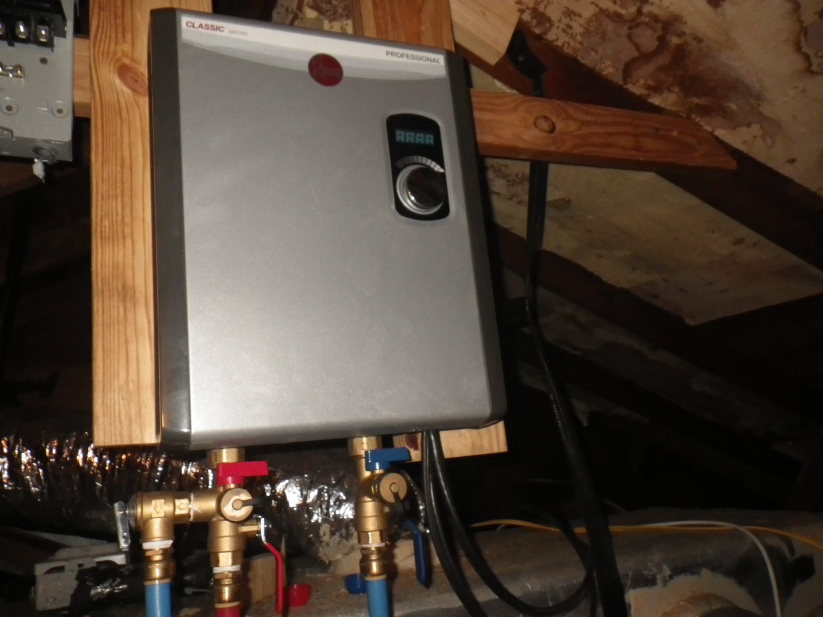 Rheem 18kW 240V Tankless Electric Water Heater, Gray - Customer Photo 3