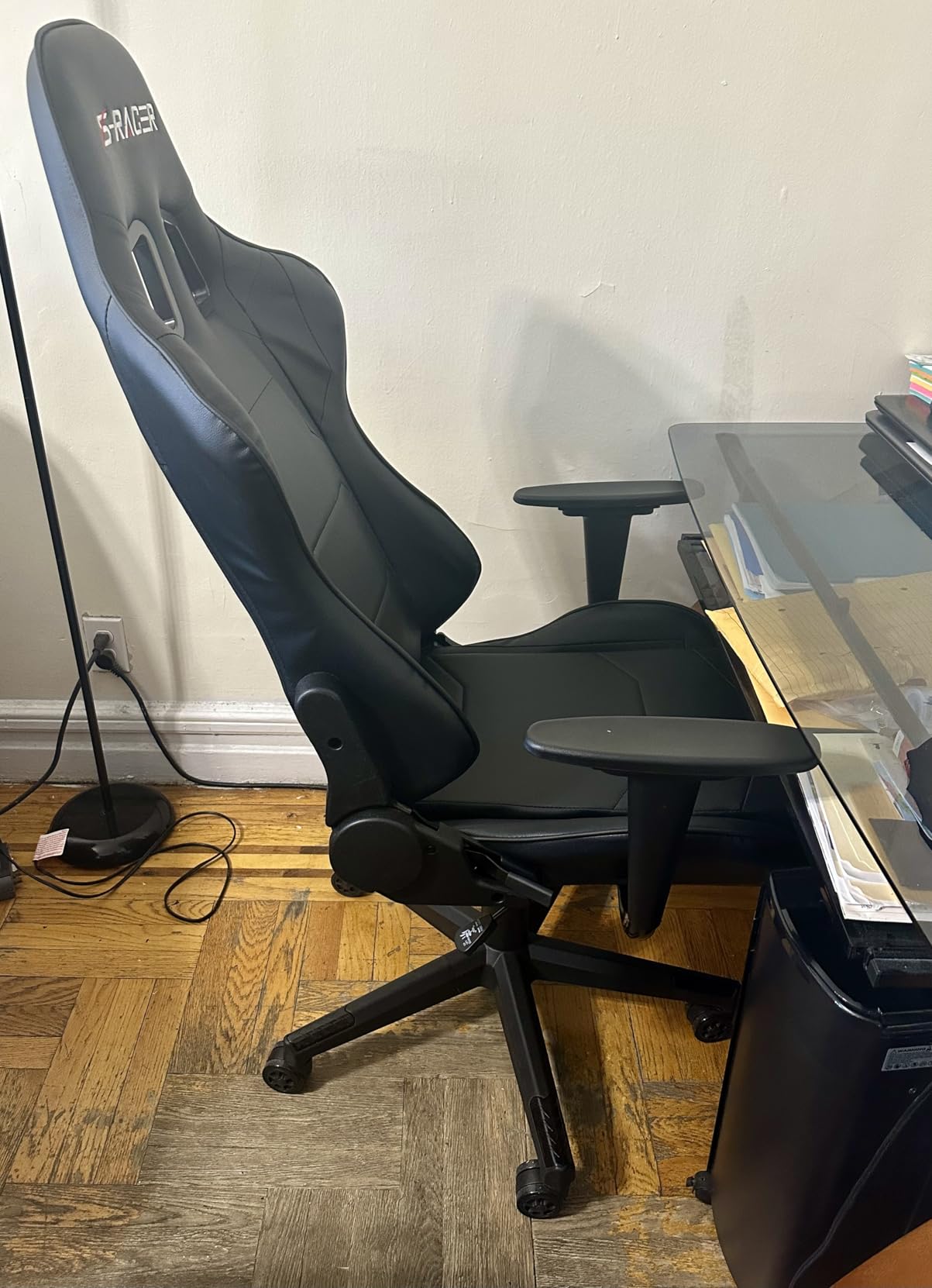Homall Gaming Chair, Office Chair High Back Computer Chair Leather Desk Chair Racing Executive Ergonomic Adjustable Swivel Task Chair with Headrest and Lumbar Support (White) - Customer Photo 1