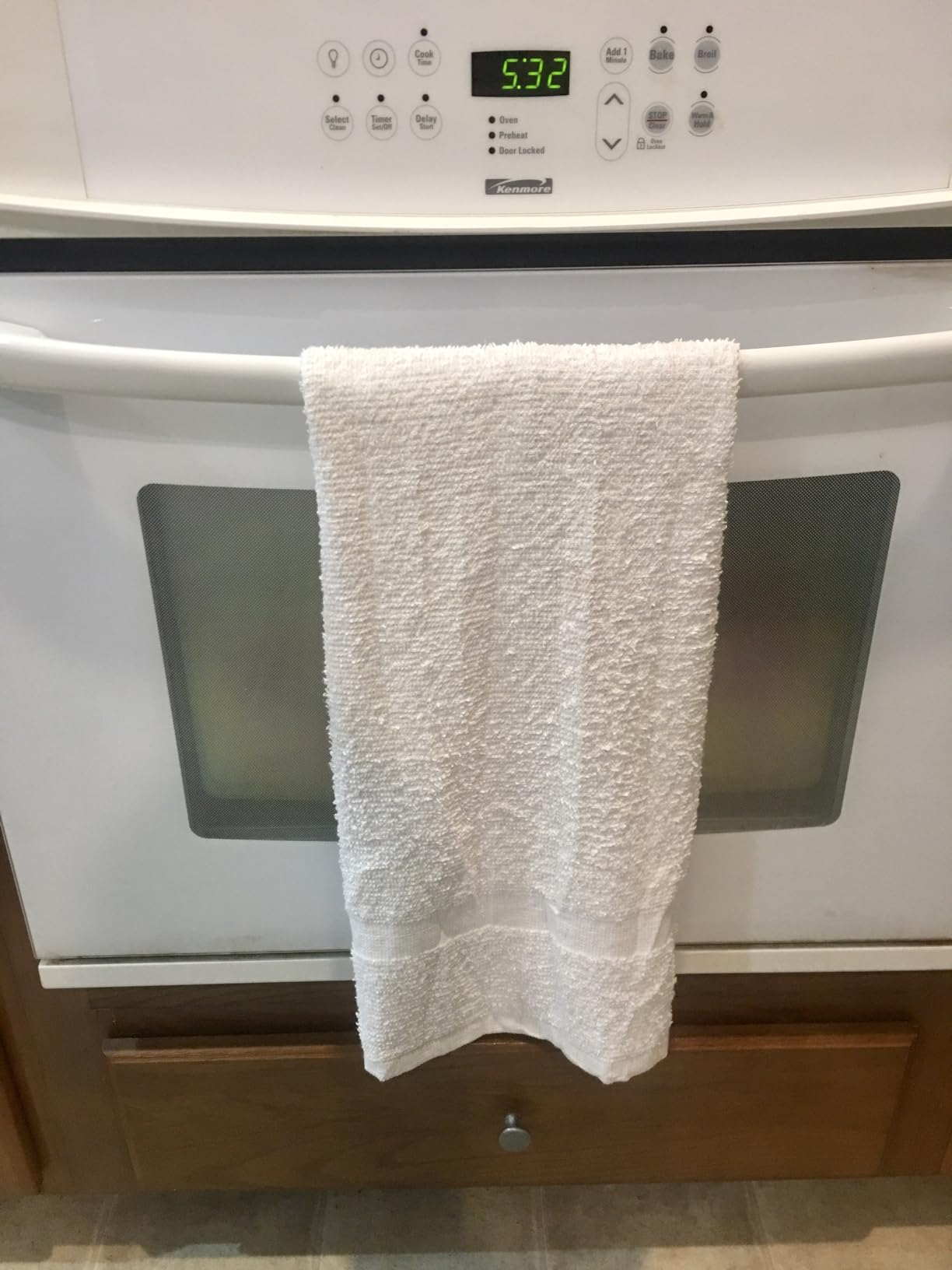 Gold Textiles 60 Pack White Hotel Bath Towels Bulk 20x40 Inches - Cotton Blend Economy Cheap Bath Towel for Commercial Uses, Gym, Salon, Spa & Hair - Lightweight Quick Dry (60 Pcs White) - Customer Photo 1