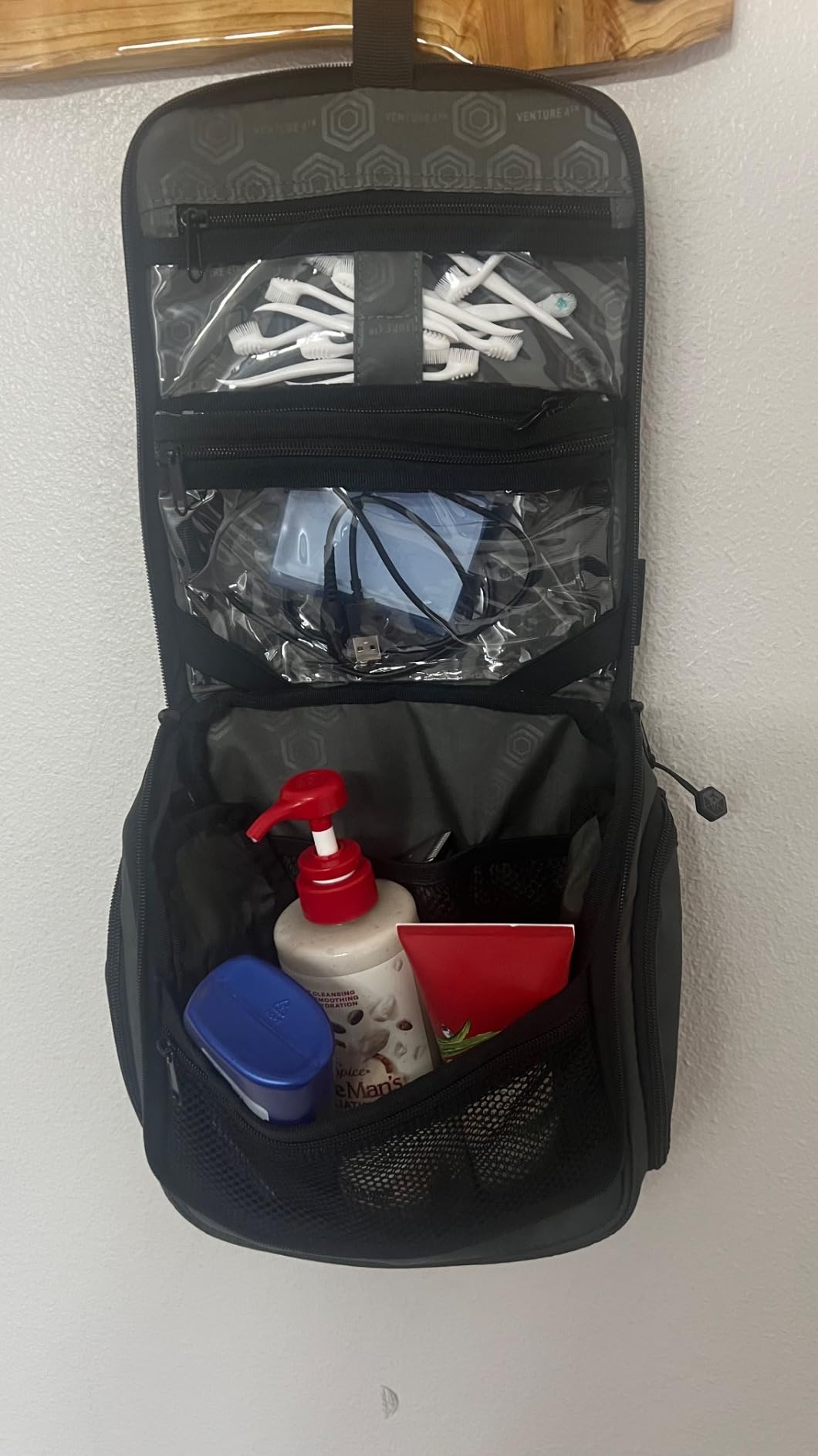 VENTURE 4TH Hanging Travel Toiletry Bag for Women & Men - Travel Organizer with Expandable Compartments & Removable Clear Pouch for Toiletries (Light Blue) - Customer Photo 1