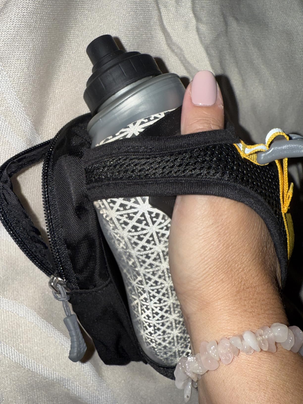 Nathan SpeedView Flask, Running Water Bottle & Phone Case Holder, Insulated Running Water Bottle, 18oz - Customer Photo 2