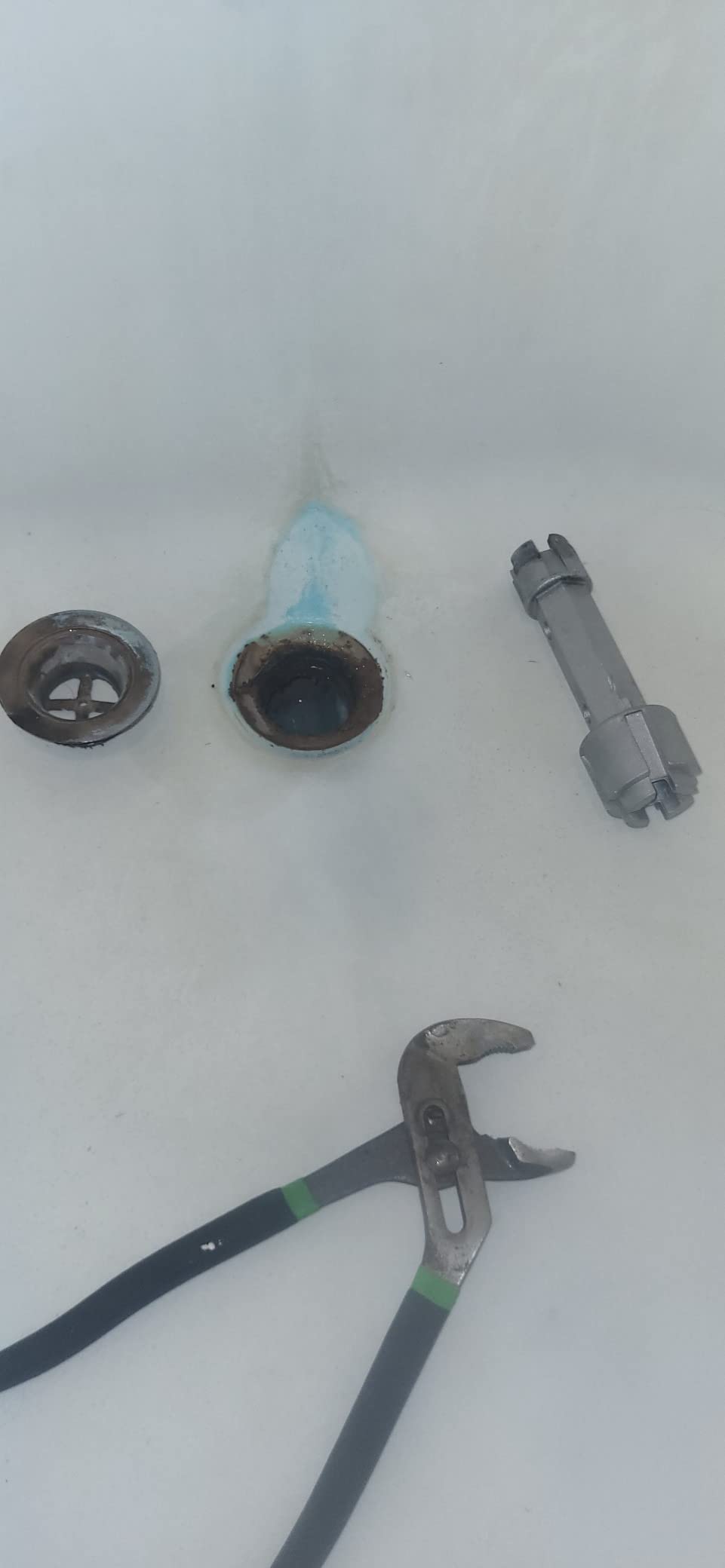 HAUTMEC Tub Drain Remover Wrench Tool Heavy Duty Aluminum Shower Bathtub Drain Removal Tool PL0030 - Customer Photo 1