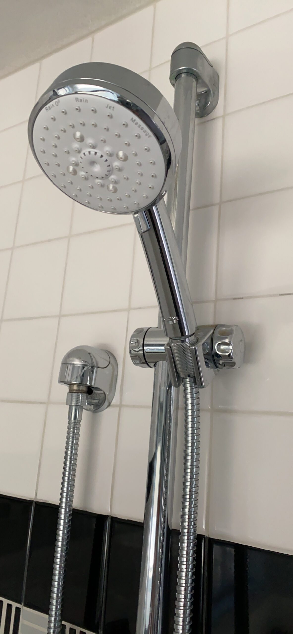 Grohe 27575002 Tempesta Cosmopolitan 2.5 GPM 4-Spray Hand Shower, Starlight Chrome - Customer Photo 1