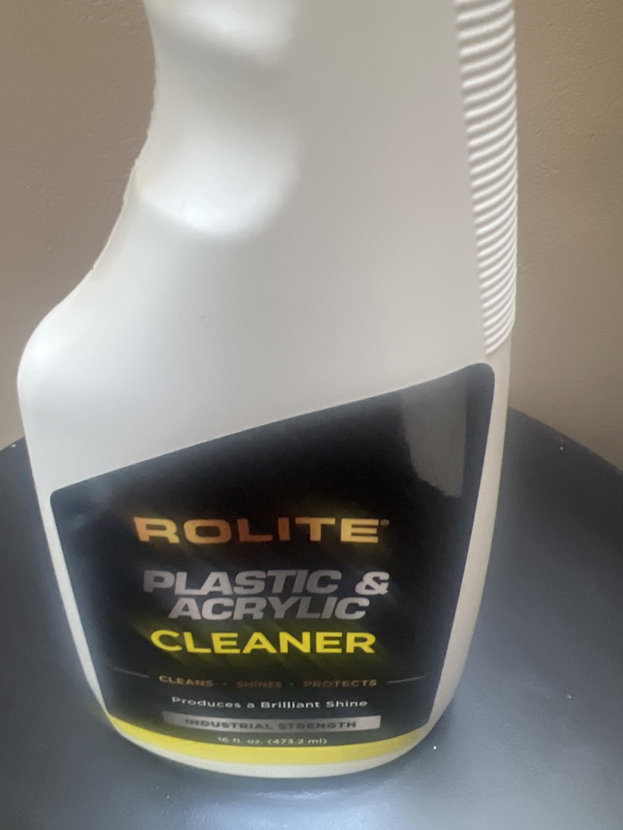 Rolite RPAC16z Plastic & Acrylic Cleaner Spray, 16 fl. oz., High Shine Protectant & Polish for Nonporous Surfaces, Streak-Free Formula for Windshields, Windows, Headlights, Retail Displays - Customer Photo 1