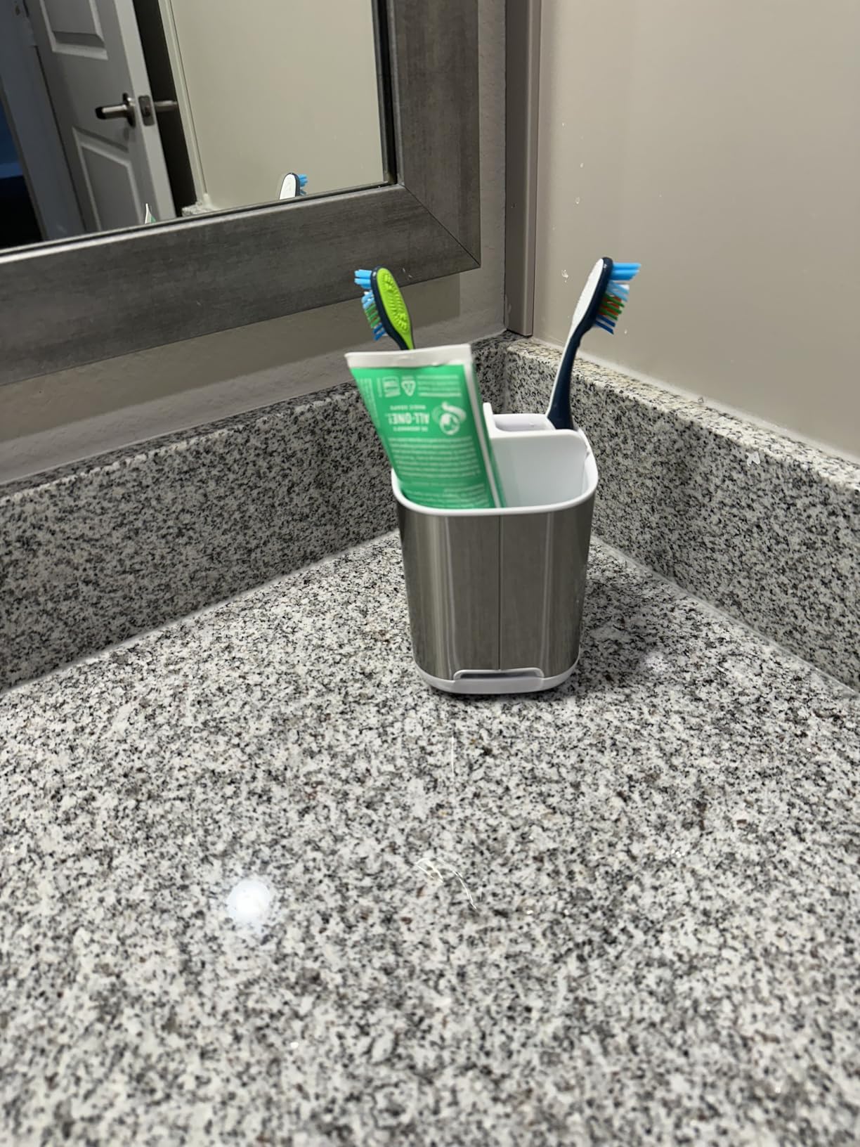 Joseph Joseph Easy-Store - Compact Toothbrush Holder Caddy Bathroom Storage, Grey/White, Regular - Customer Photo 2