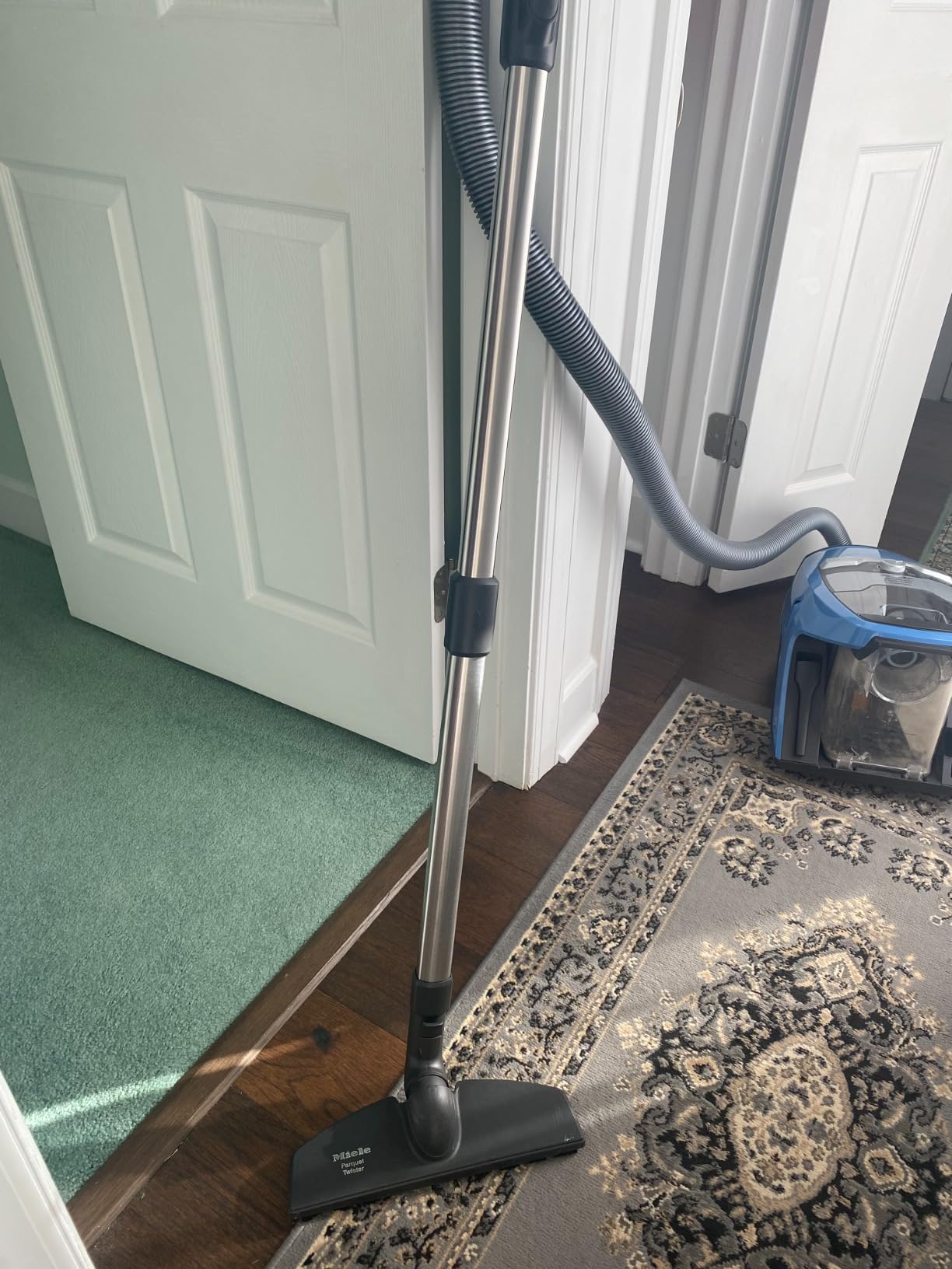Miele Blizzard CX1 Cat & Dog Bagless Canister Vacuum, Lotus White - Pet Hair, Portable - Customer Photo 2