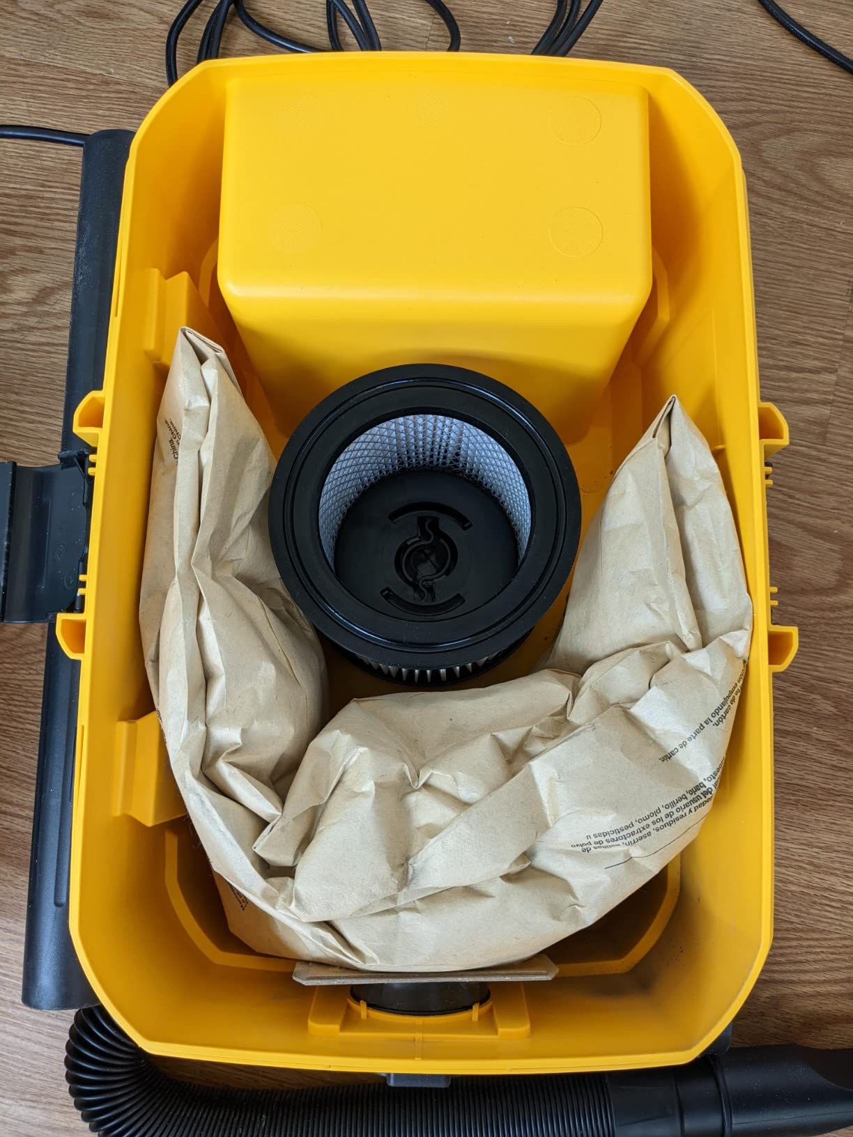 DEWALT DXV04T 4 Gallon 5 Peak HP Portable Corded Wet/Dry Shop Vacuum customer photo 1