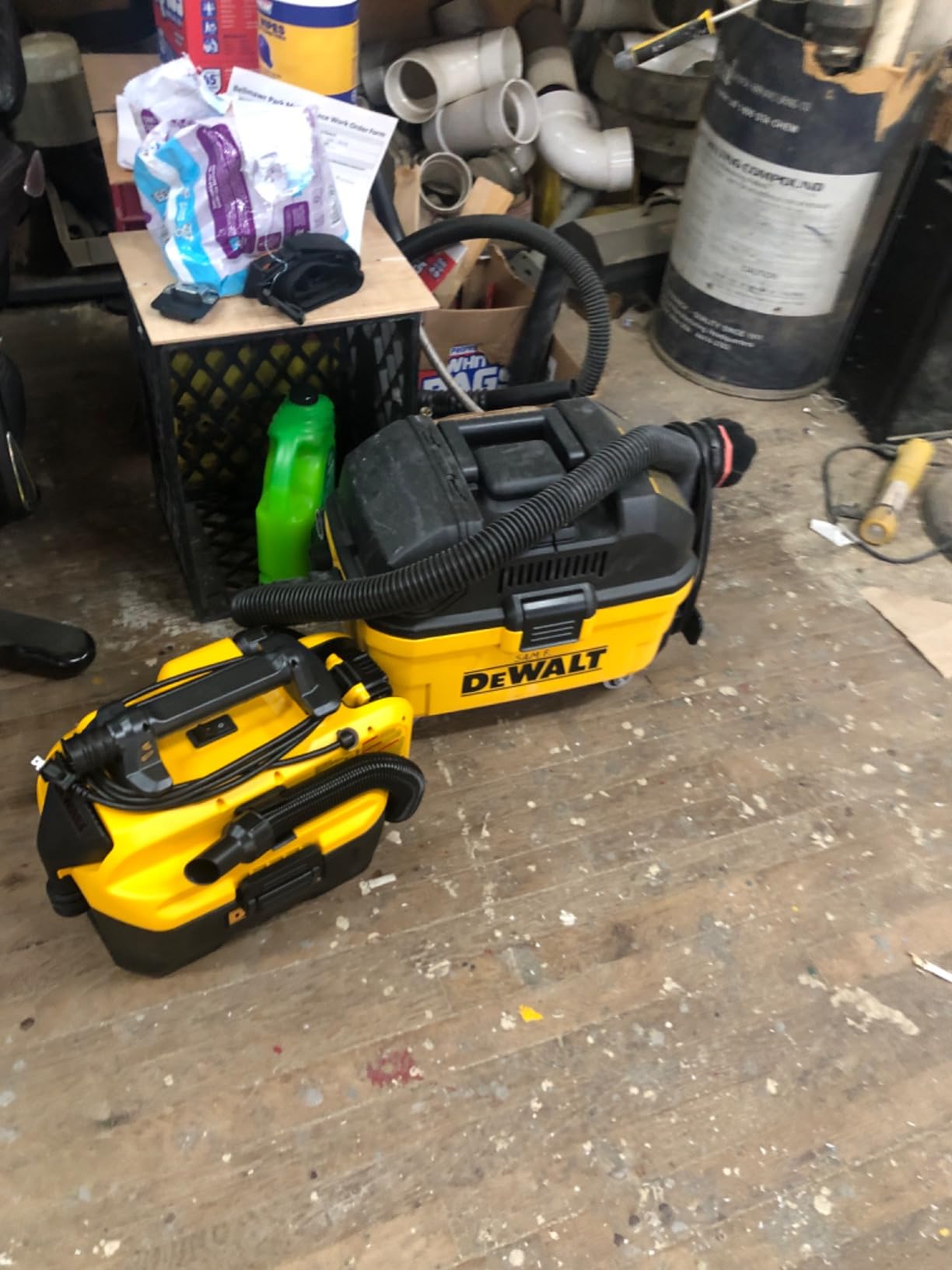 DEWALT DXV04T 4 Gallon 5 Peak HP Portable Corded Wet/Dry Shop Vacuum customer photo 2