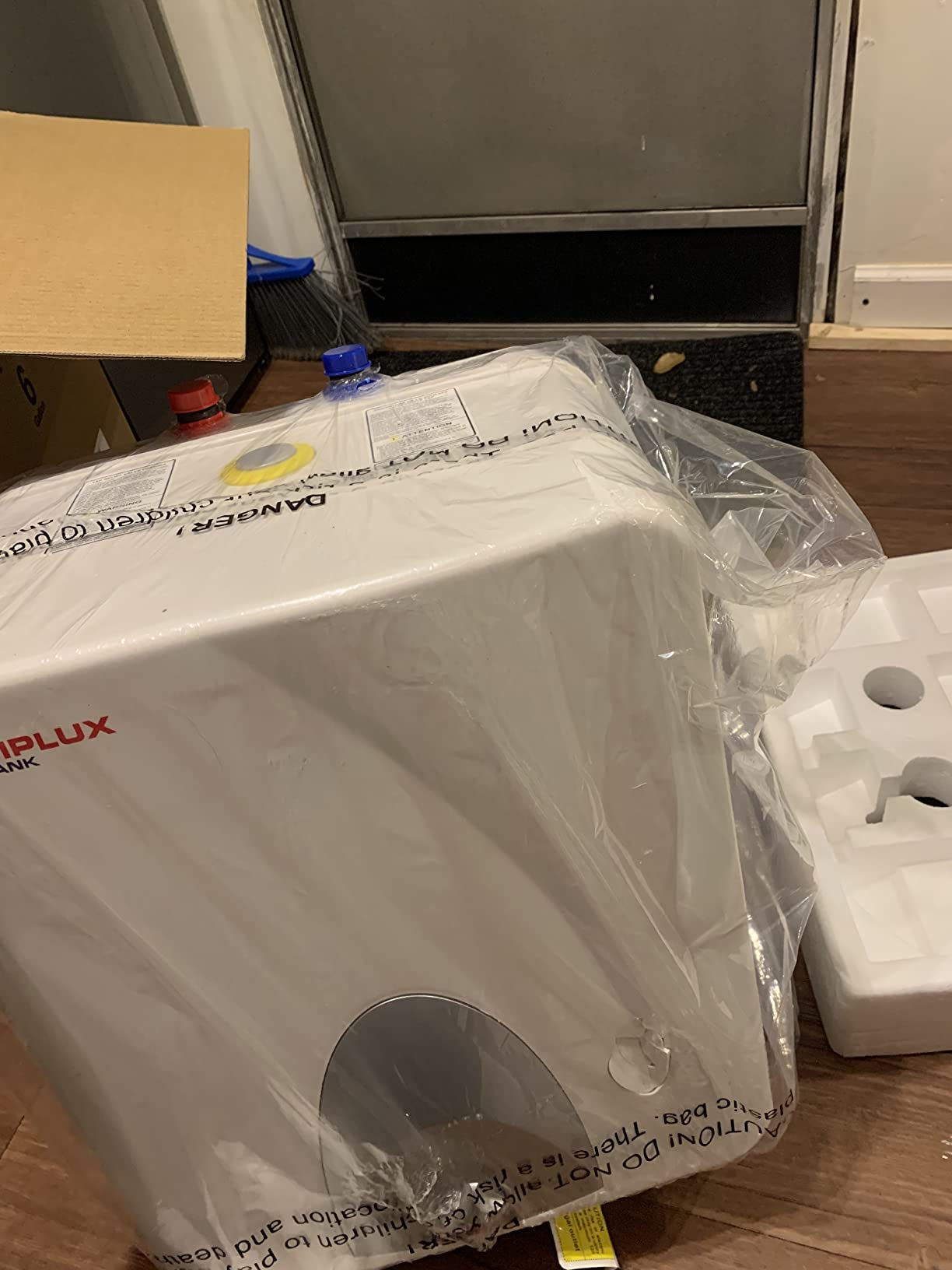 CAMPLUX Electric Hot Water Heater 6 Gallons, 120-Volt Corded 1440W Point of Use Mini-Tank Electric Water Heater, Wall or Floor Mounted, UL Listed ME60 - Customer Photo 1