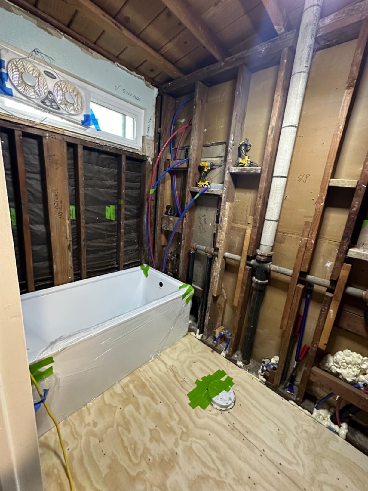 Kingston Brass VTAP543022R Aqua Eden Alcove Tub, White Customer Review Kingston Brass VTAP543022R Aqua Eden Alcove Tub, White - Customer Photo 1