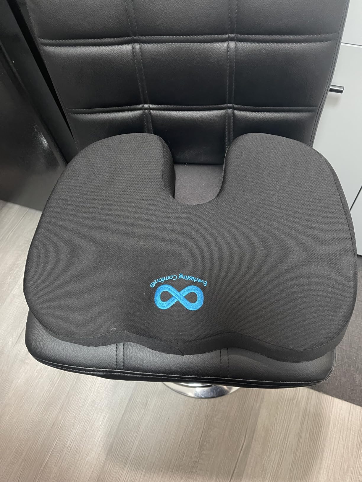 Everlasting Comfort Doctor Recommended Memory Foam Seat Cushion for Office Chairs & Car Seat - Ergonomic Office Desk Accessories for Tailbone Pain Relief, Sciatica & Back Support - Customer Photo 5