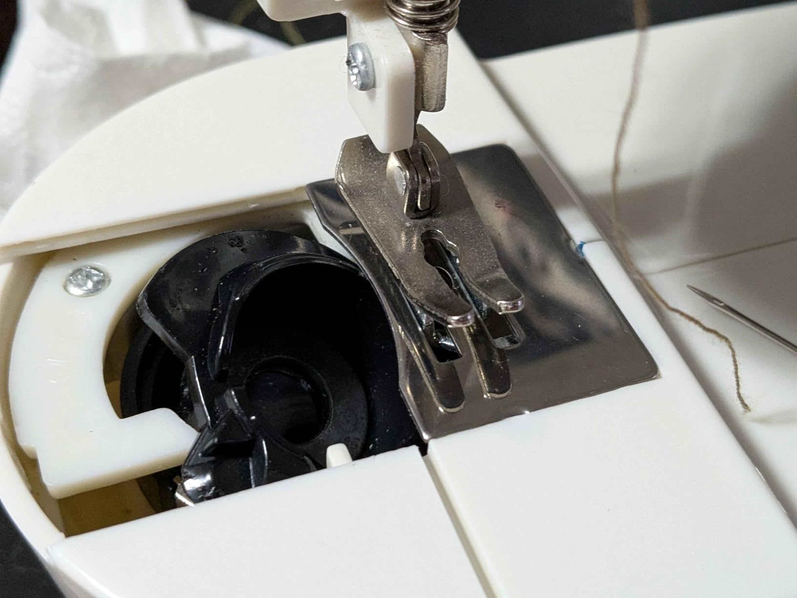 Magicfly Mini Sewing Machine with Extension Table, Dual Speed Portable Sewing Machine for Beginners with Light, Sewing Kit for Household Use, White - Customer Photo 2