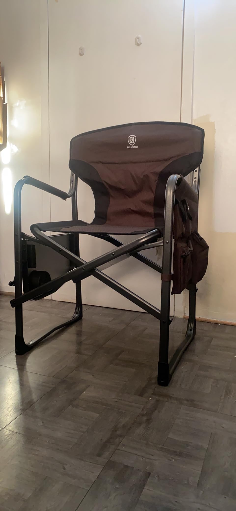 EVER ADVANCED Lightweight Folding Directors Chairs Outdoor, Aluminum Camping Chair with Side Table and Storage Pouch, Heavy Duty Supports 350LBS - Customer Photo 2