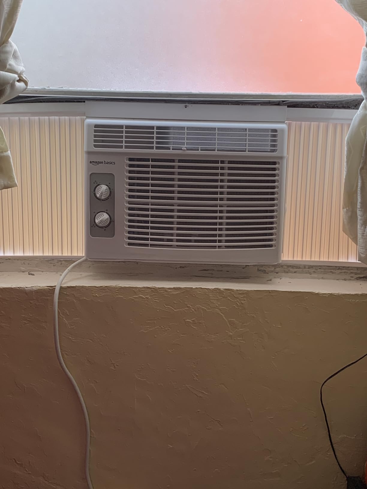 Amazon Basics 5000-BTU Small Window Air Conditioner, Up to 150 Sqf, Window AC Units with Cool and Fan Functions, Washable Filter, Adjustable Window Kit, Intuitive Mechanical Controls, White - Customer Photo 1