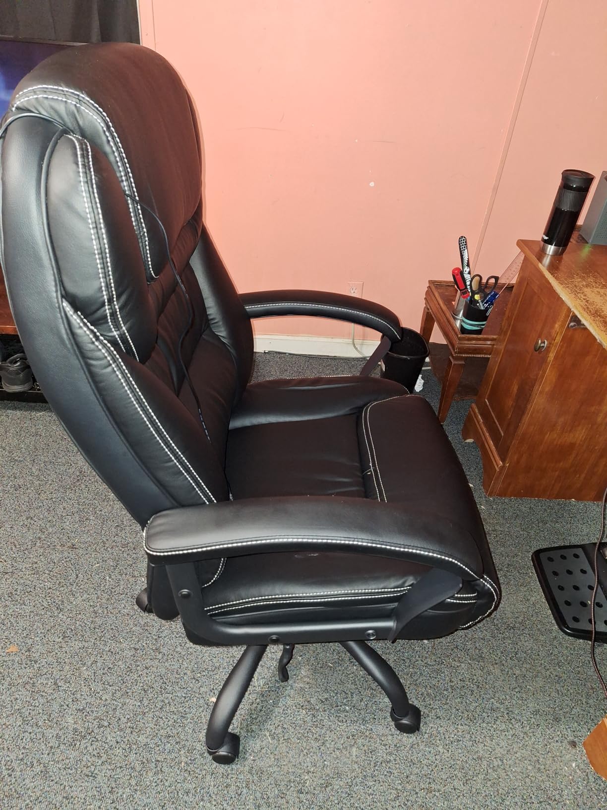BestMassage Big and Tall Office Chair 500lbs Wide Seat Ergonomic Desk Chair with Lumbar Support Arms High Back PU Leather Executive Task Computer Chair for Heavy People Women,Black - Customer Photo 2