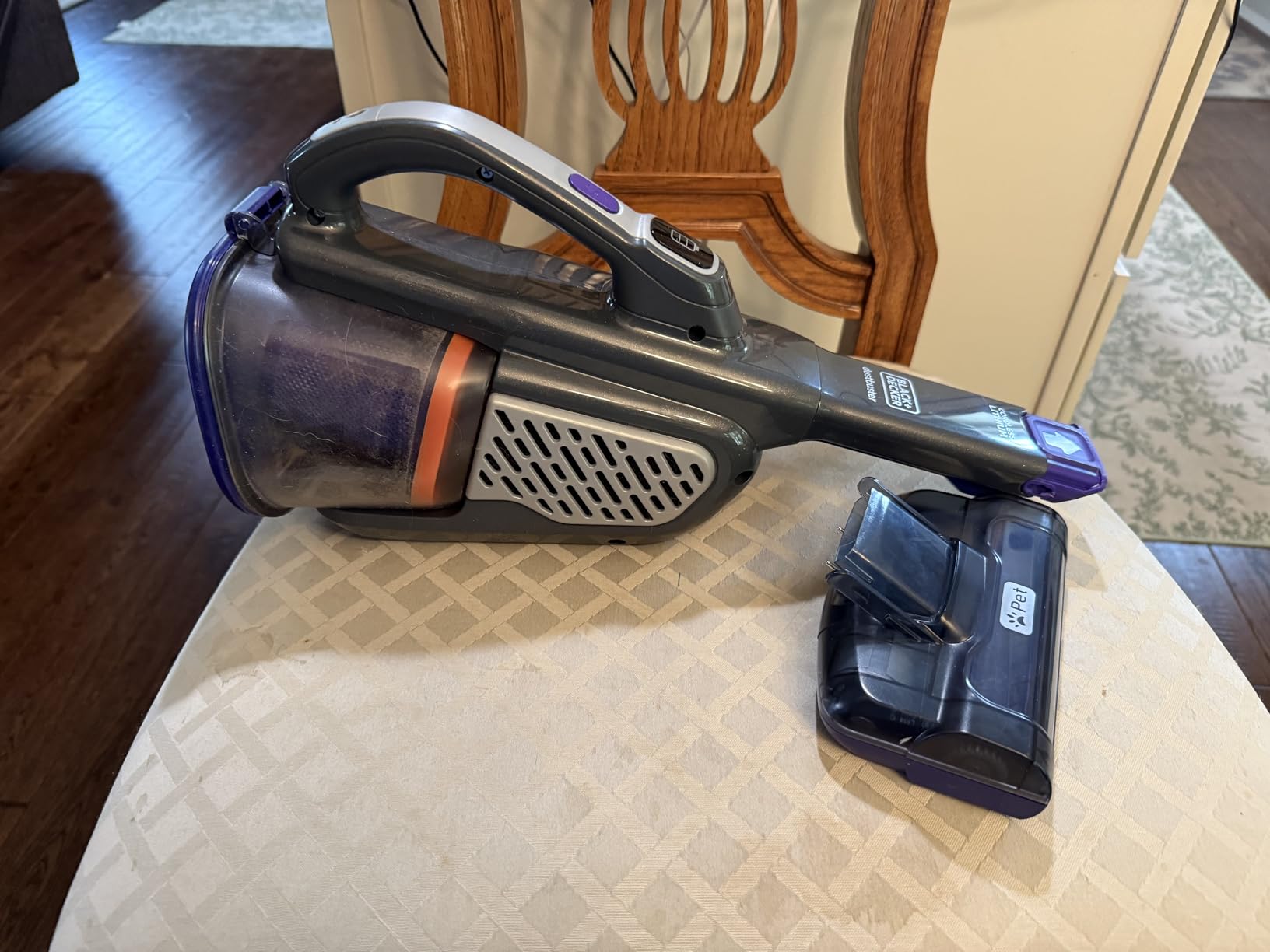 BLACK+DECKER dust buster Handheld Vacuum Cordless Rechargeable Pet Hair, Portable Home and Car Vacuum, Powerful Suction , Washable Bowl and Filter, furbuster AdvancedClean+ (HHVK515JP07) - Customer Photo 1