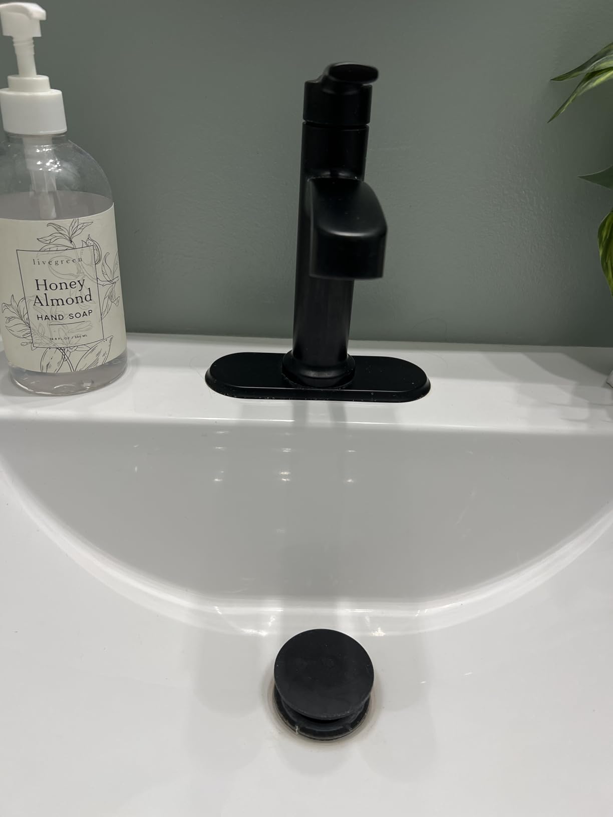 Moen Beric Chrome Modern One-Handle Single Hole Bathroom Faucet with Drain Assembly and Optional Deckplate for your Bath Sink, 84774 Customer Review Moen Beric Chrome Modern One-Handle Single Hole Bathroom Faucet with Drain Assembly and Optional Deckplate for your Bath Sink, 84774 - Customer Photo 4