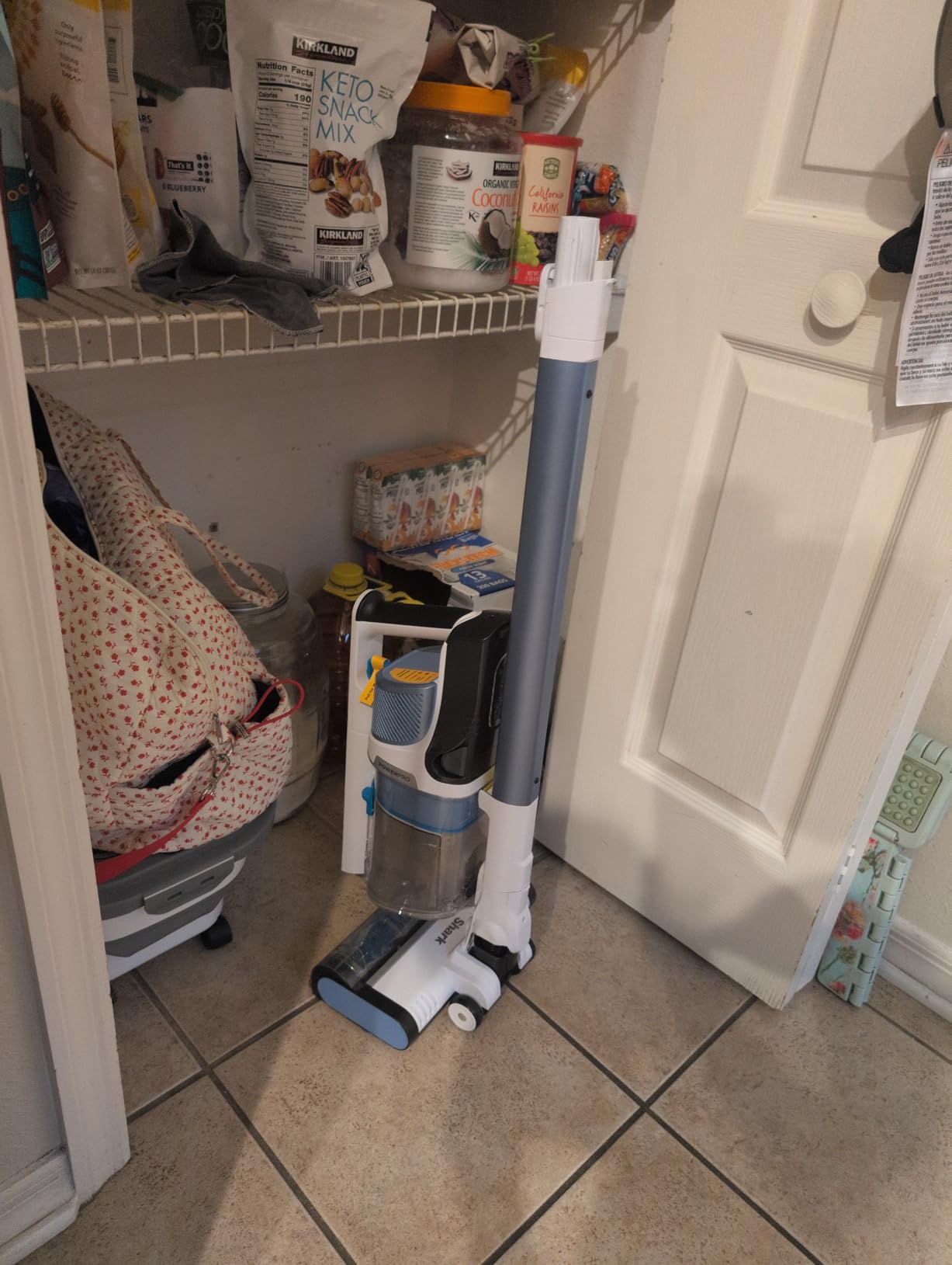 Shark | Pet Cordless Vacuum Cleaner | LED Headlights | Removable Handheld Vacuum for Pet Hair | Crevice Tool & Pet Multi-Tool Included | 40min Runtime | For Carpet & Hard Floors | Grey | IX141 - Customer Photo 1