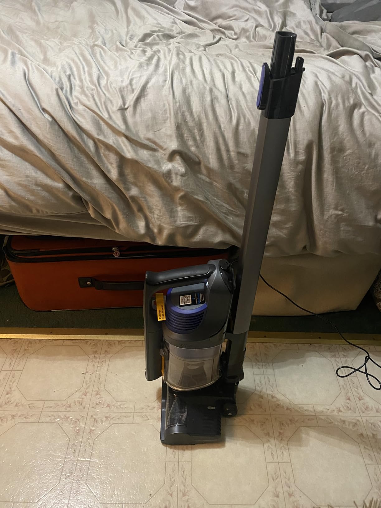 Shark | Pet Cordless Vacuum Cleaner | LED Headlights | Removable Handheld Vacuum for Pet Hair | Crevice Tool & Pet Multi-Tool Included | 40min Runtime | For Carpet & Hard Floors | Grey | IX141 - Customer Photo 5