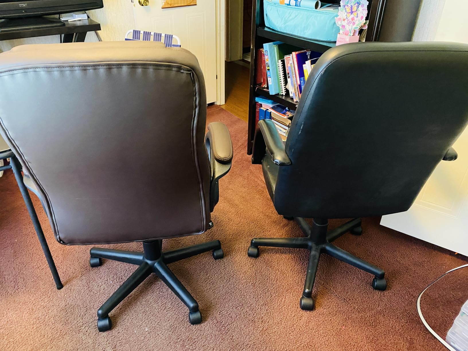 Furmax Office Executive Chair High Back Adjustable Managerial Home Desk Chair, Swivel Computer PU Leather Chair with Lumbar Support (Black) - Customer Photo 4
