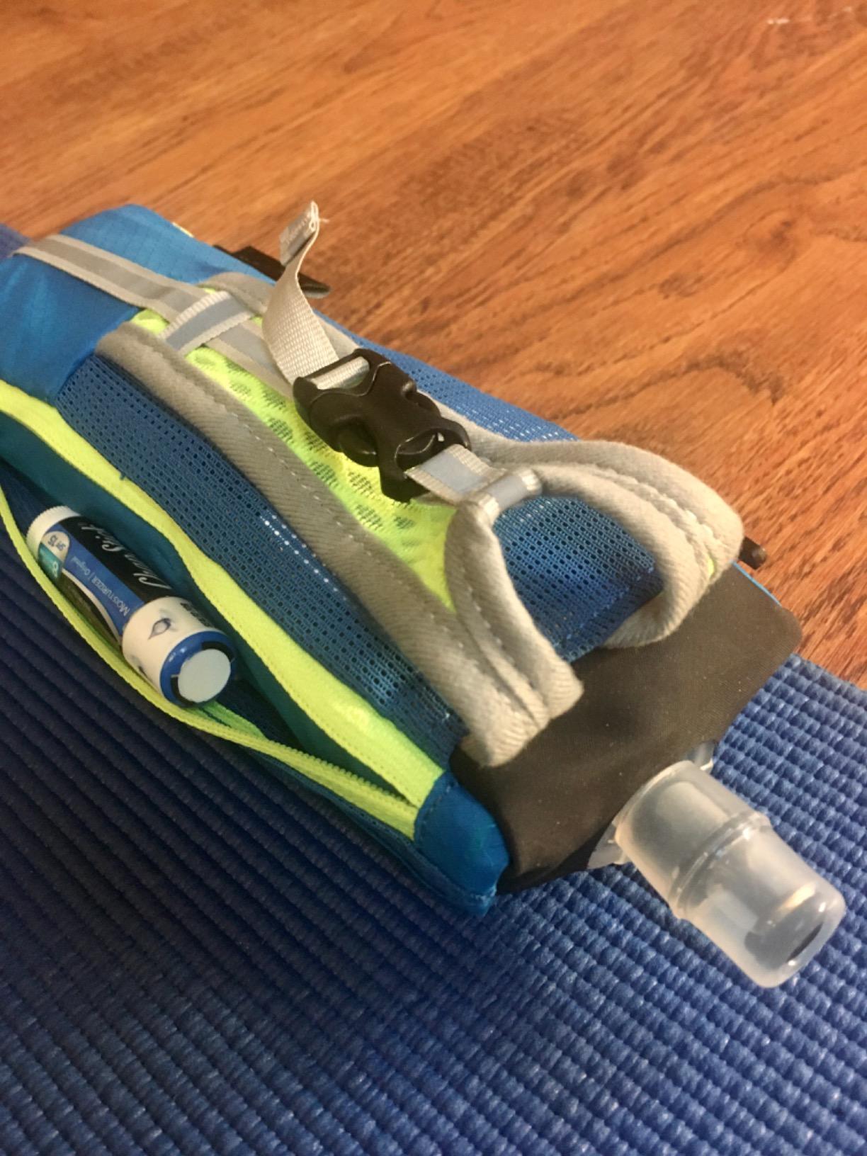 TRIWONDER Handheld Water Bottle for Running, Quick Grip Chill 17 oz Handheld Soft Water Bottle with Hand Strap Hydration Pack, BPA Sport Soft Flask (Blue) - Customer Photo 2